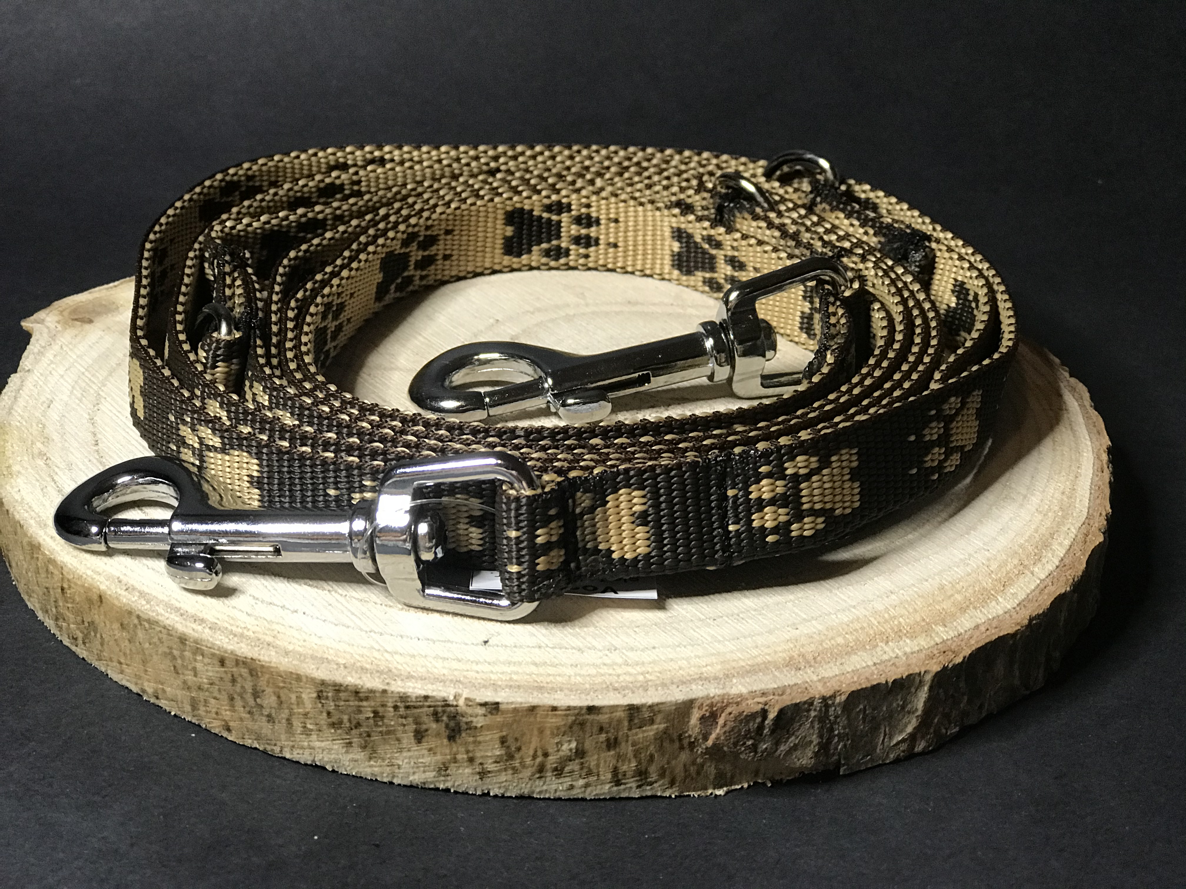 Palkar vodítko prepínacie z popruhu pre psov 250 cm x 16 mm hnedá s labkami