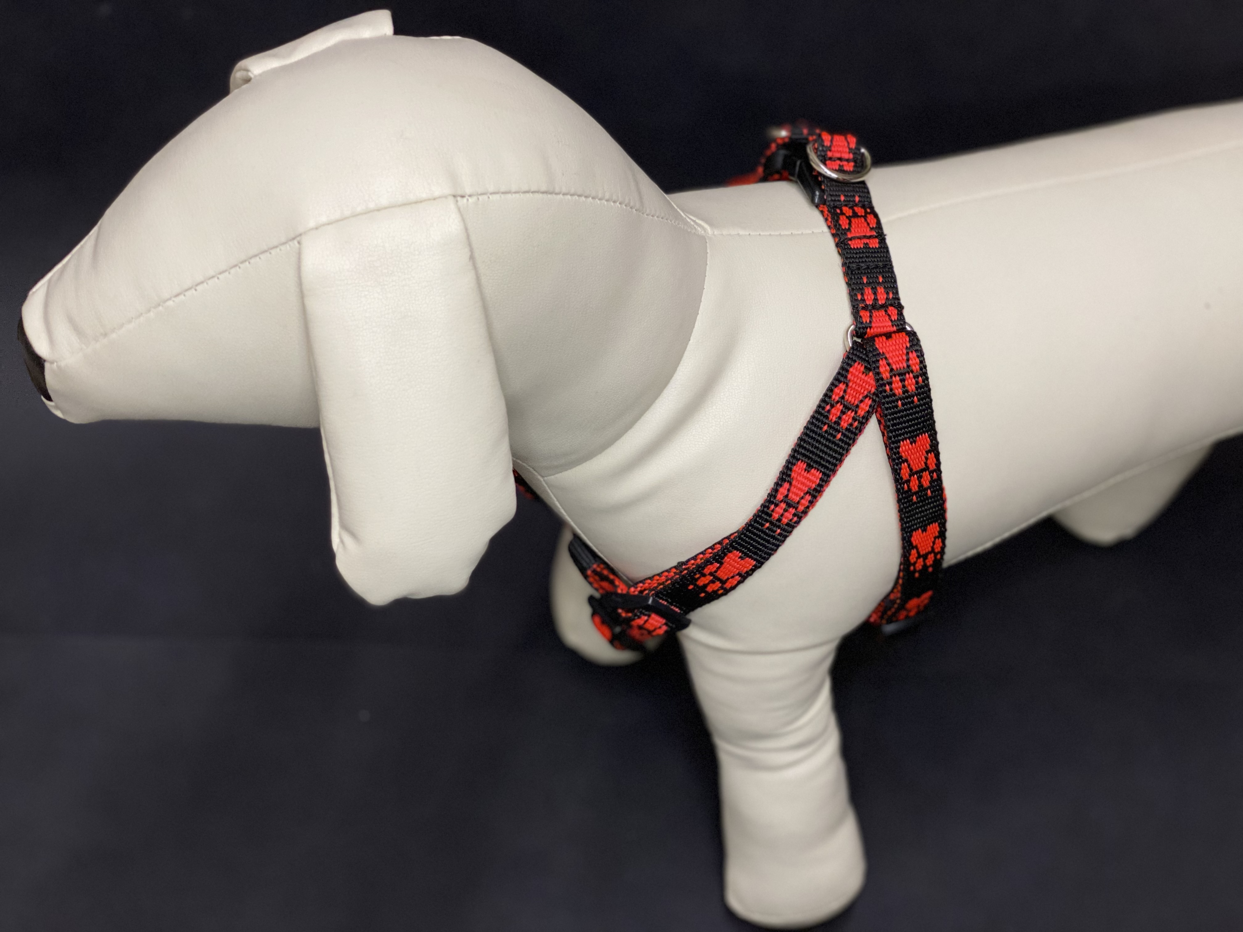 Palkar motýlik postroj pre psov 44 cm - 62 cm veľ. 2 čierno-červená s labkami