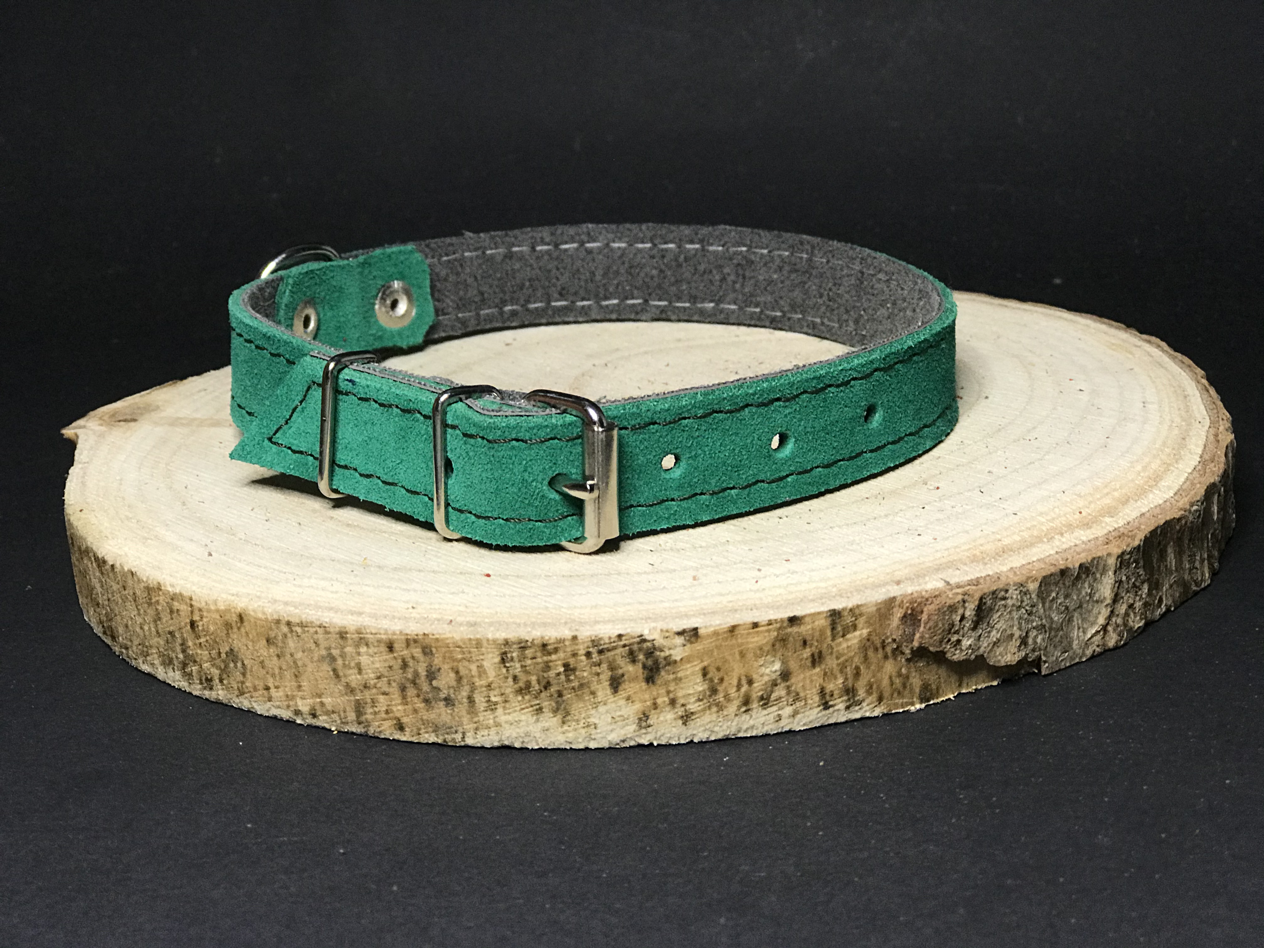 Palkar obojok z velúrovej kože pre psov 40 cm x 18 mm zelená