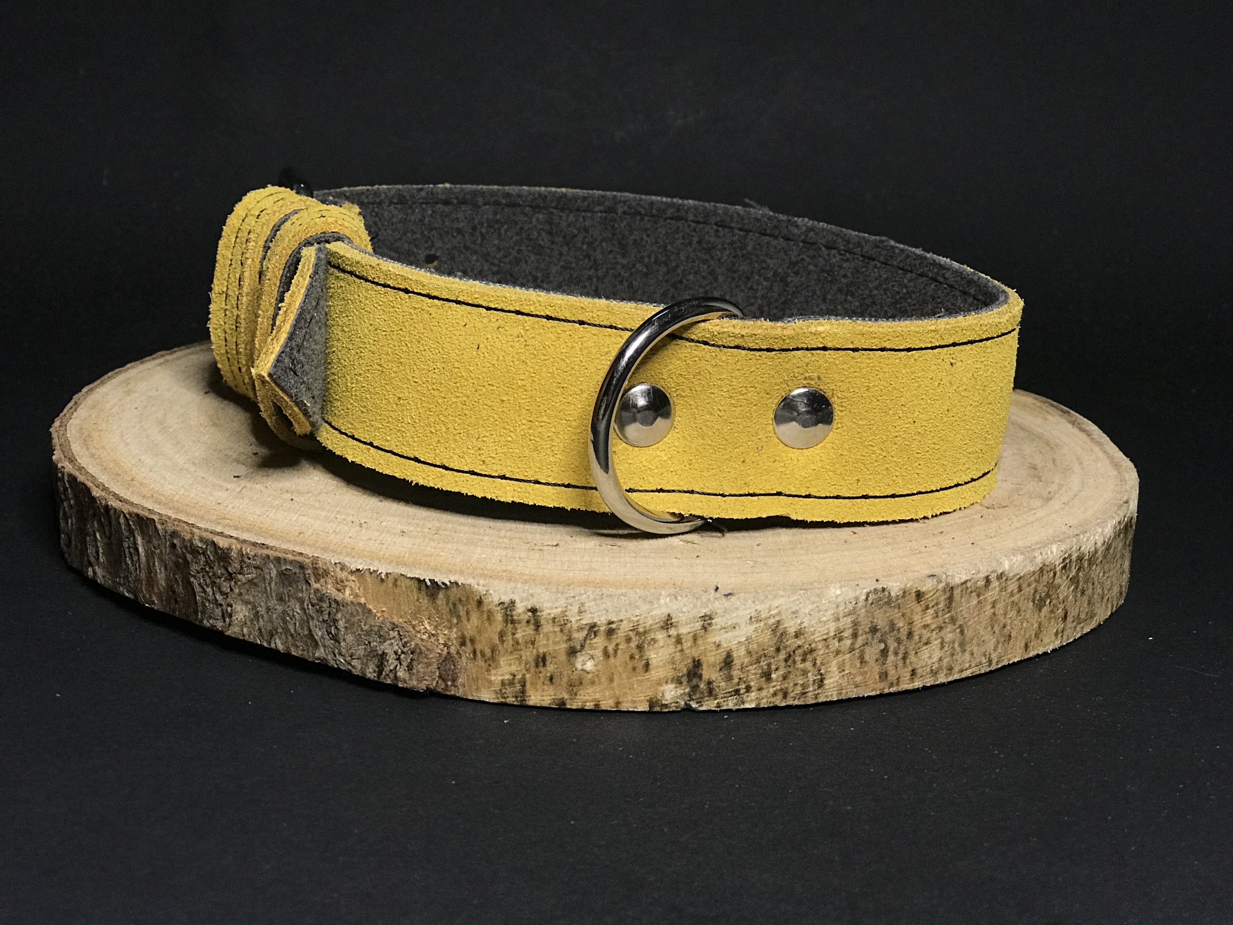 Palkar obojok z velúrovej kože pre psov 45 cm x 30 mm žltá