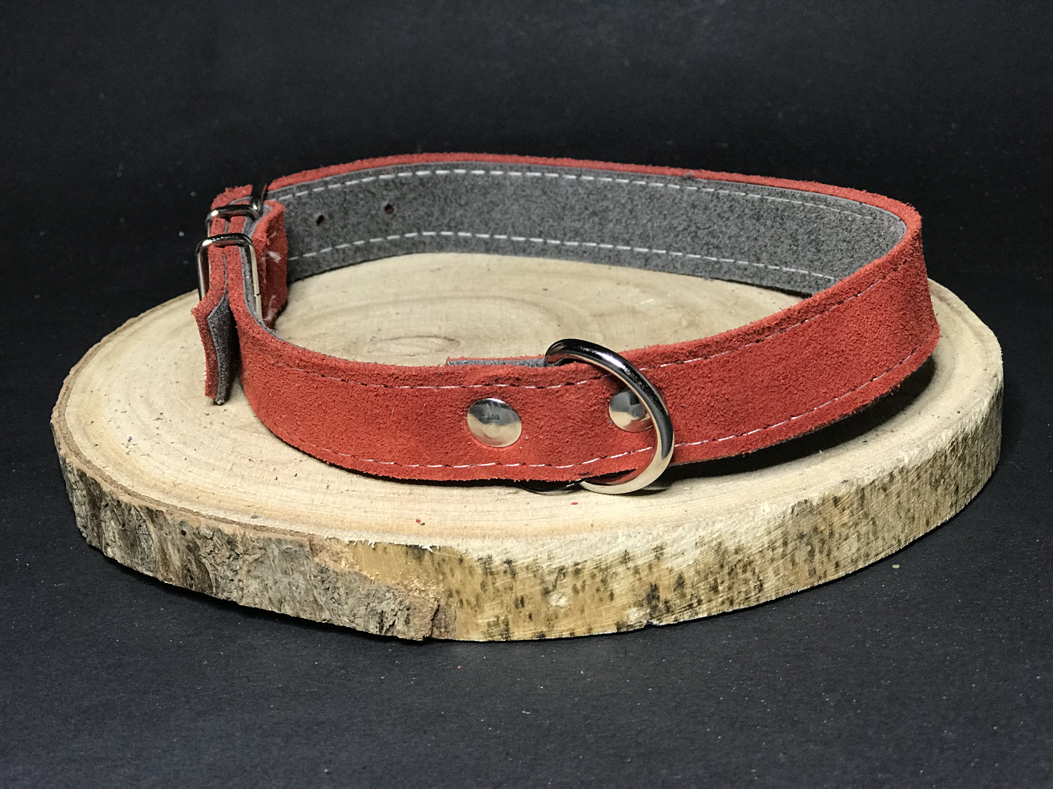 Palkar obojok z velúrovej kože pre psov 50 cm x 22 mm červená