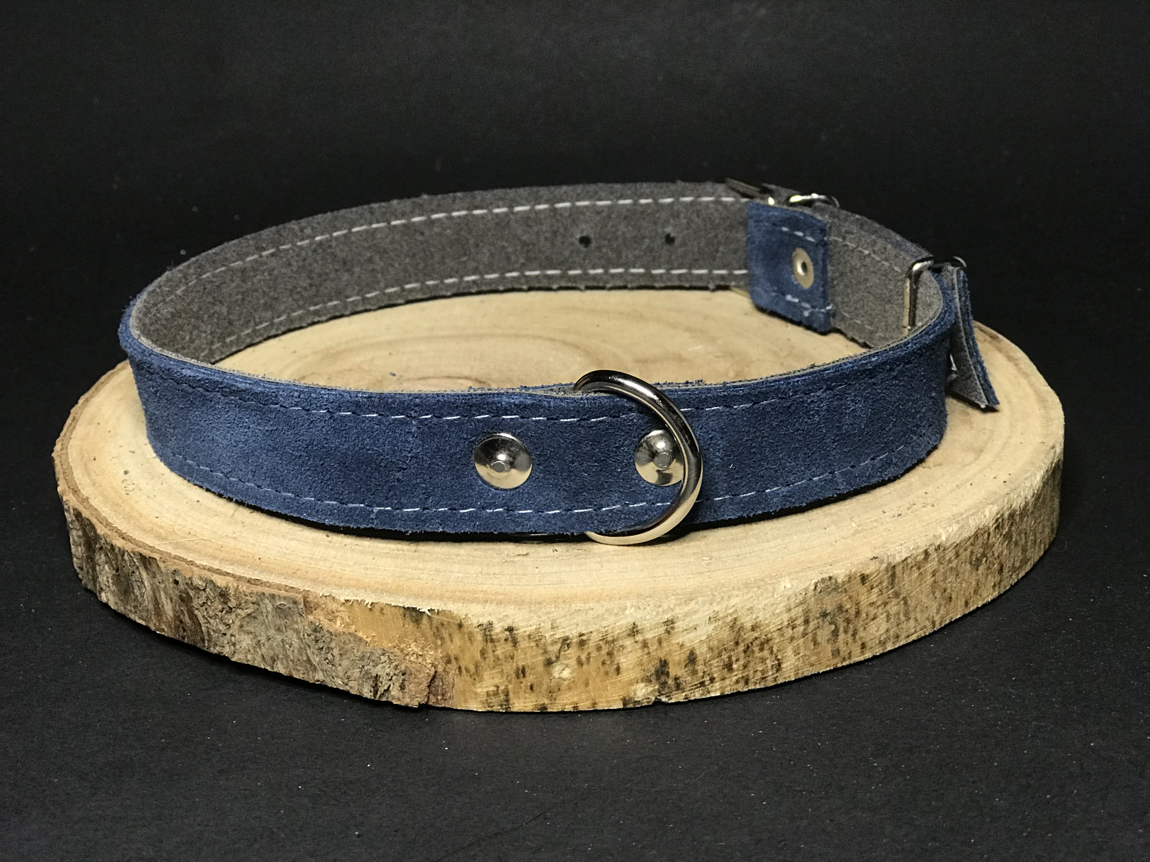 Palkar obojok z velúrovej kože pre psov 50 cm x 22 mm modrá