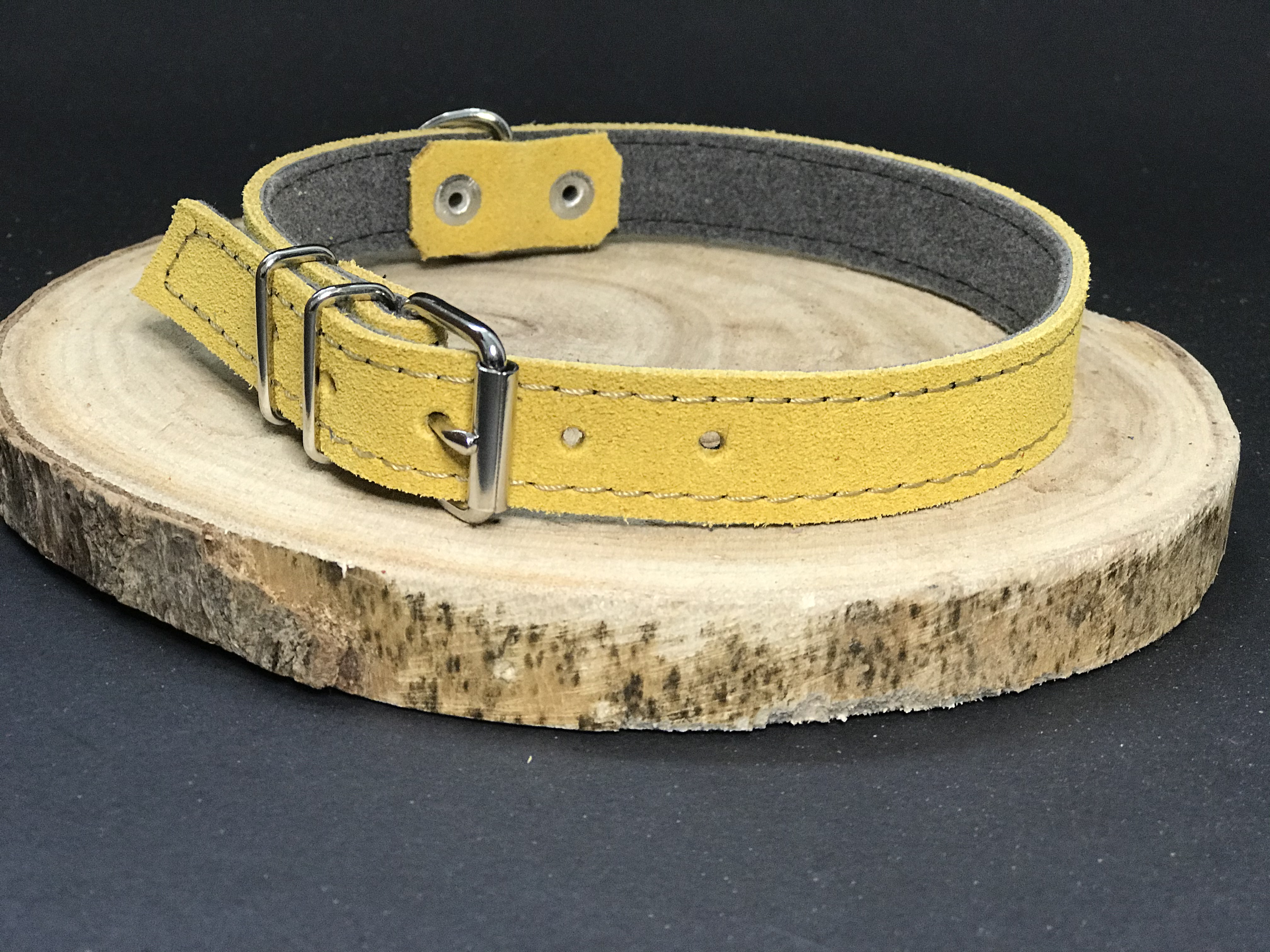 Palkár obojok z velúrovej kože pre psov 50 cm x 22 mm žltá