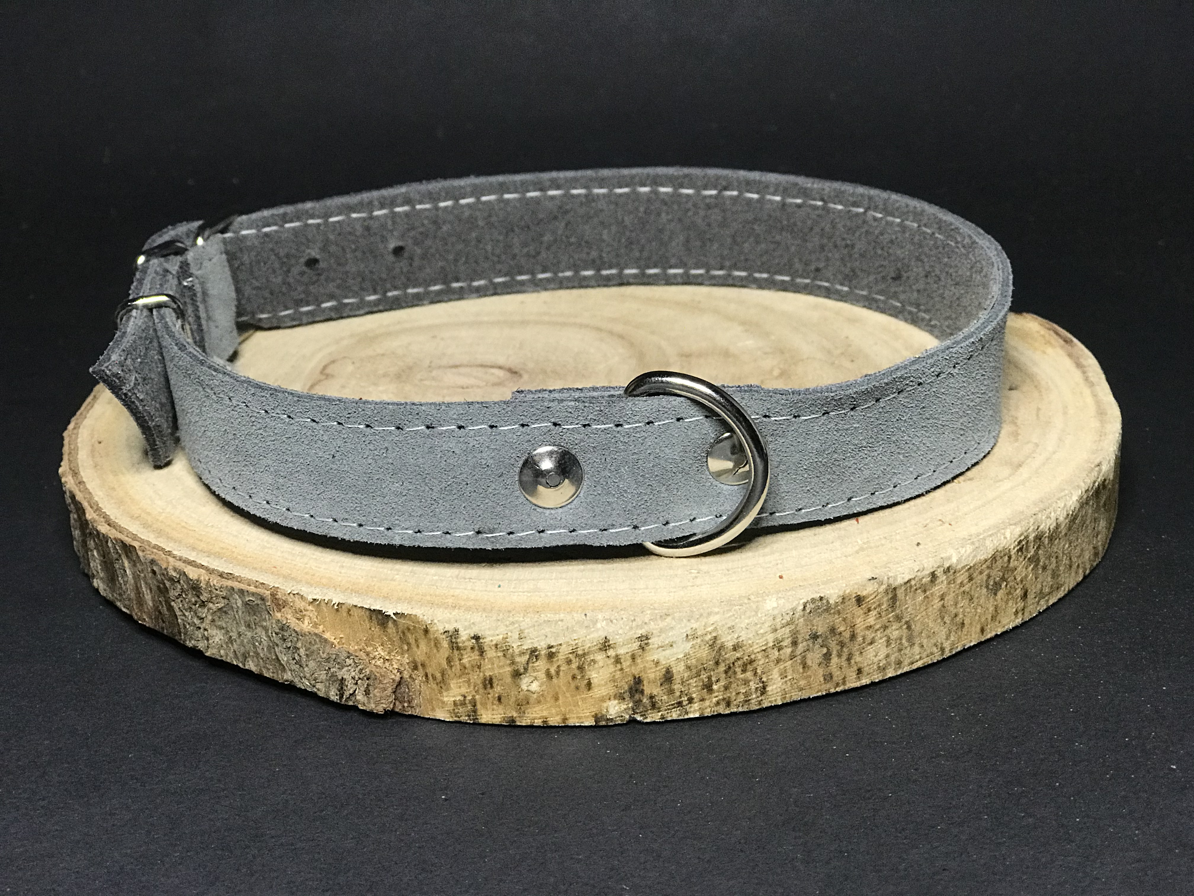Palkar obojok z velúrovej kože pre psov 50 cm x 22 mm sivá