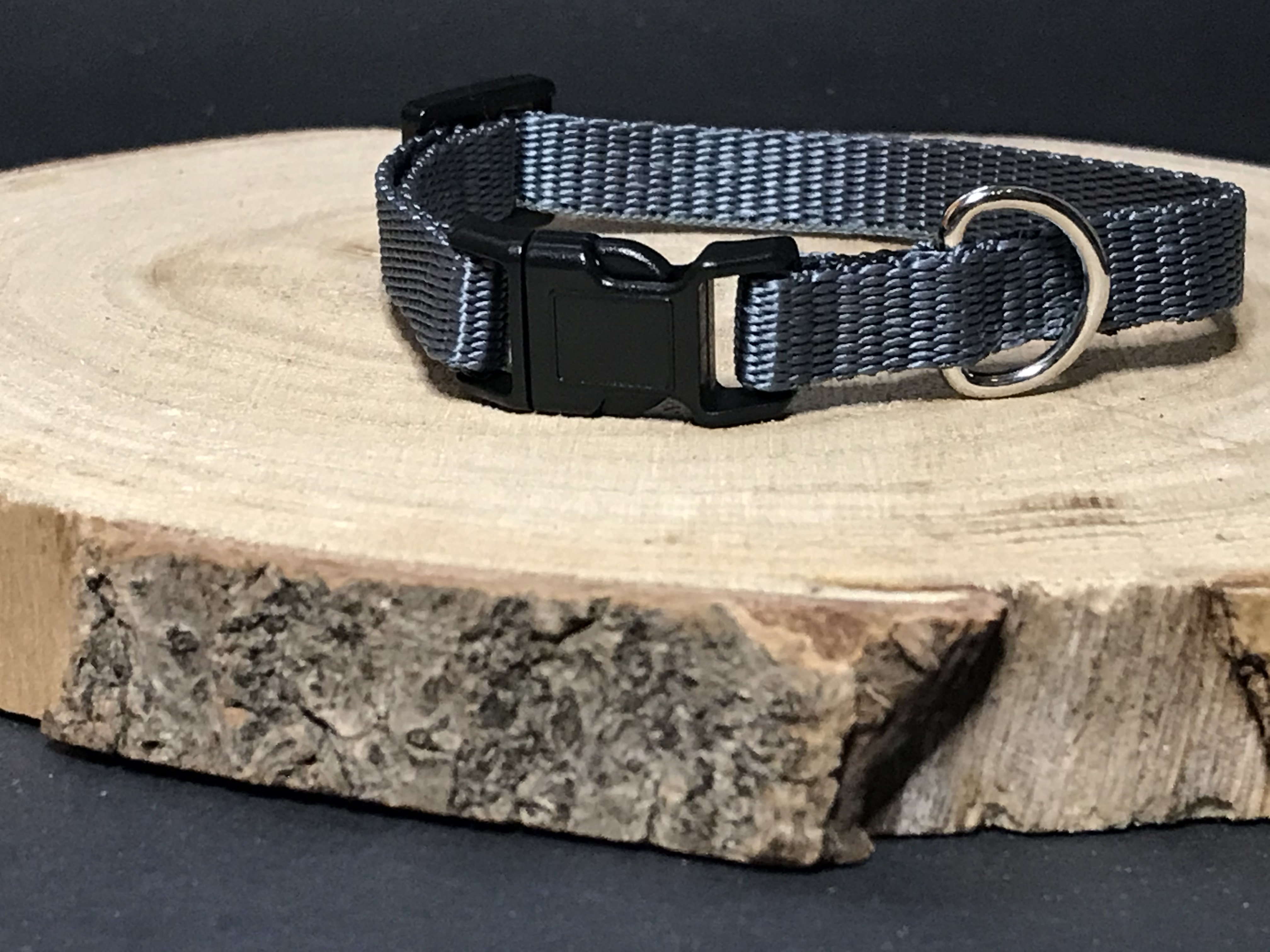 Palkar obojok z popruhu pre psov 25 cm x 10 mm sivá