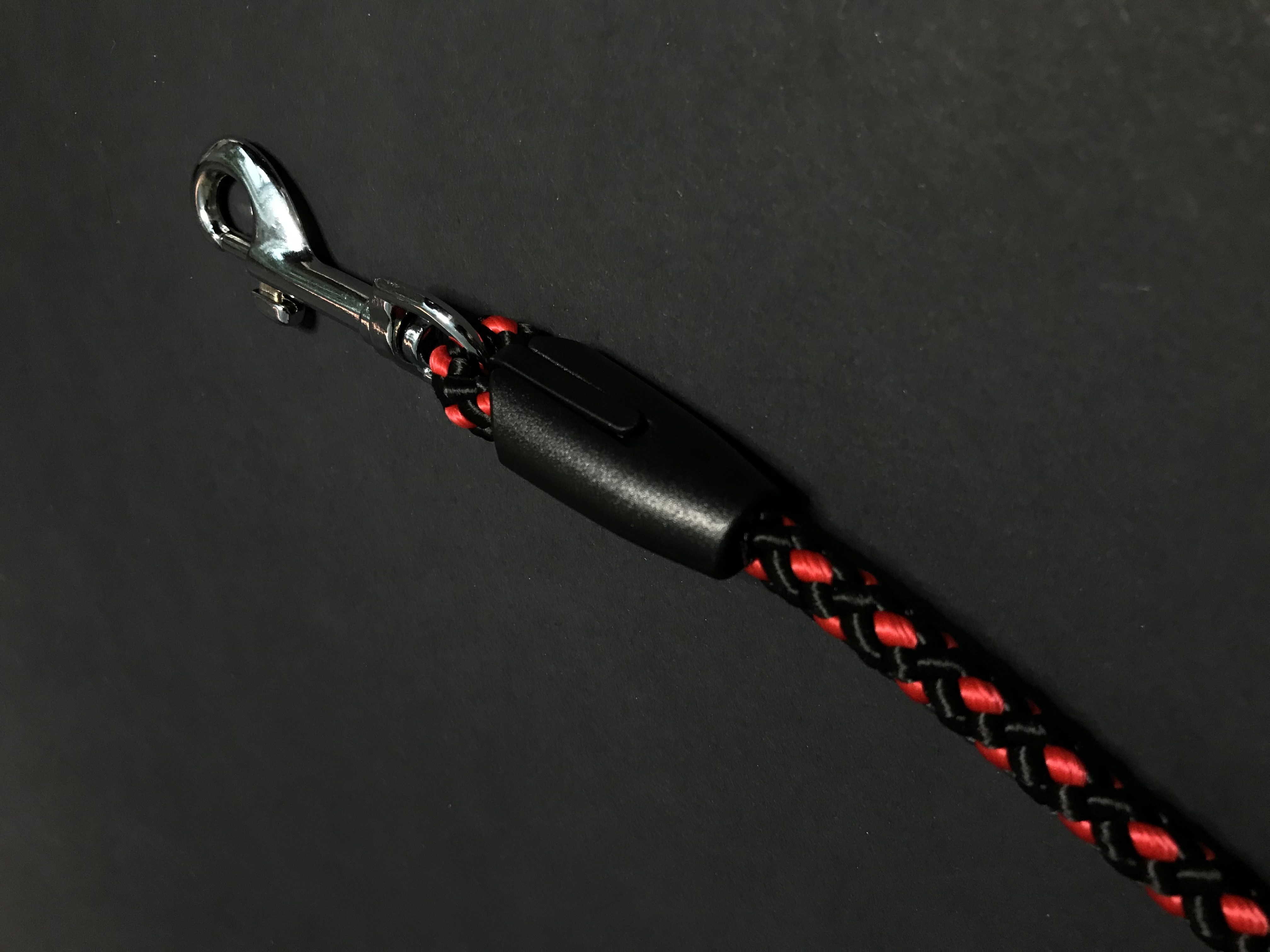 Palkar prepínacie vodítko pre psov 250 cm x 8 mm čierno-červená