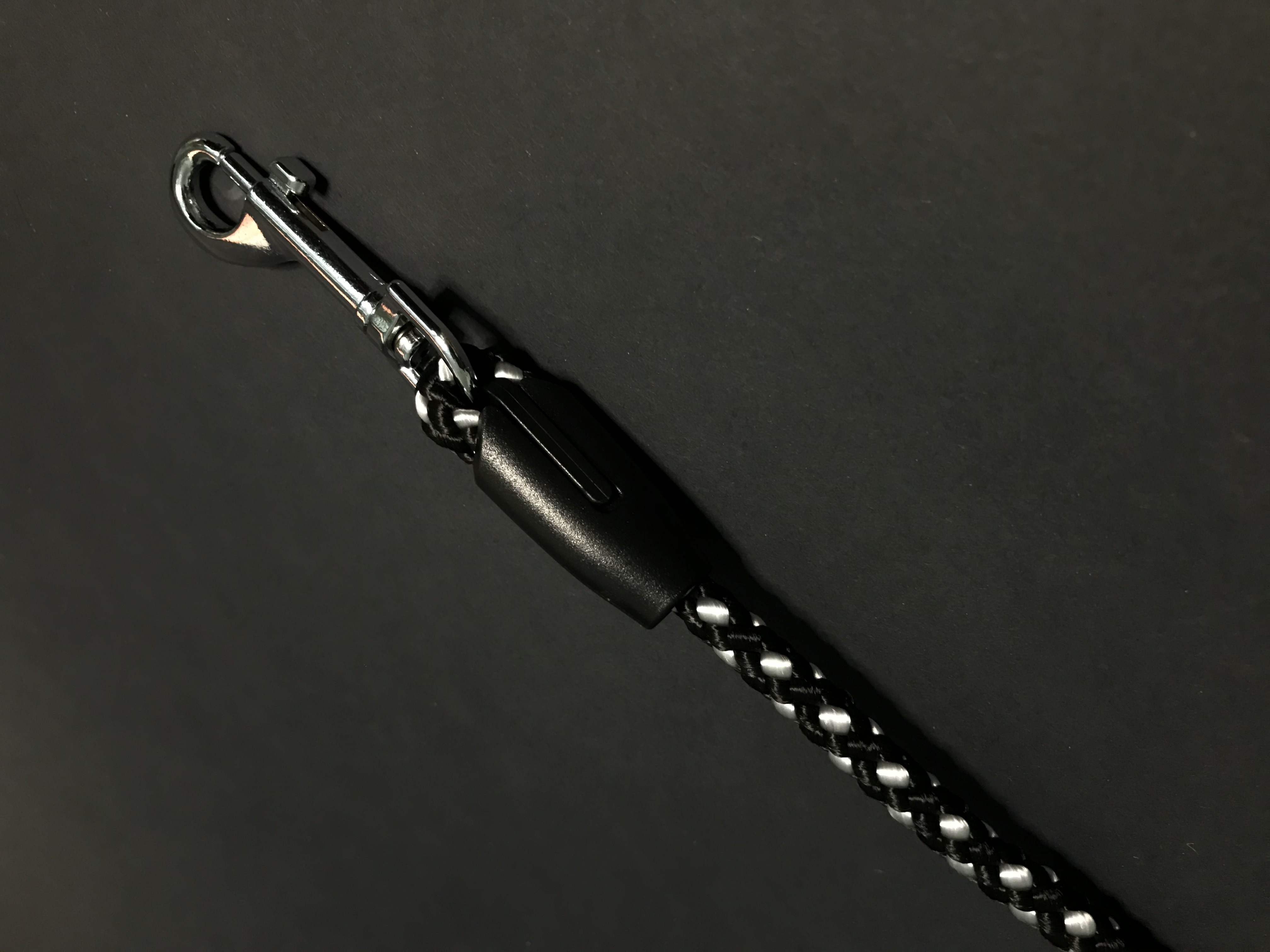 Palkar prepínacie vodítko pre psov 250 cm x 8 mm čierno-biela