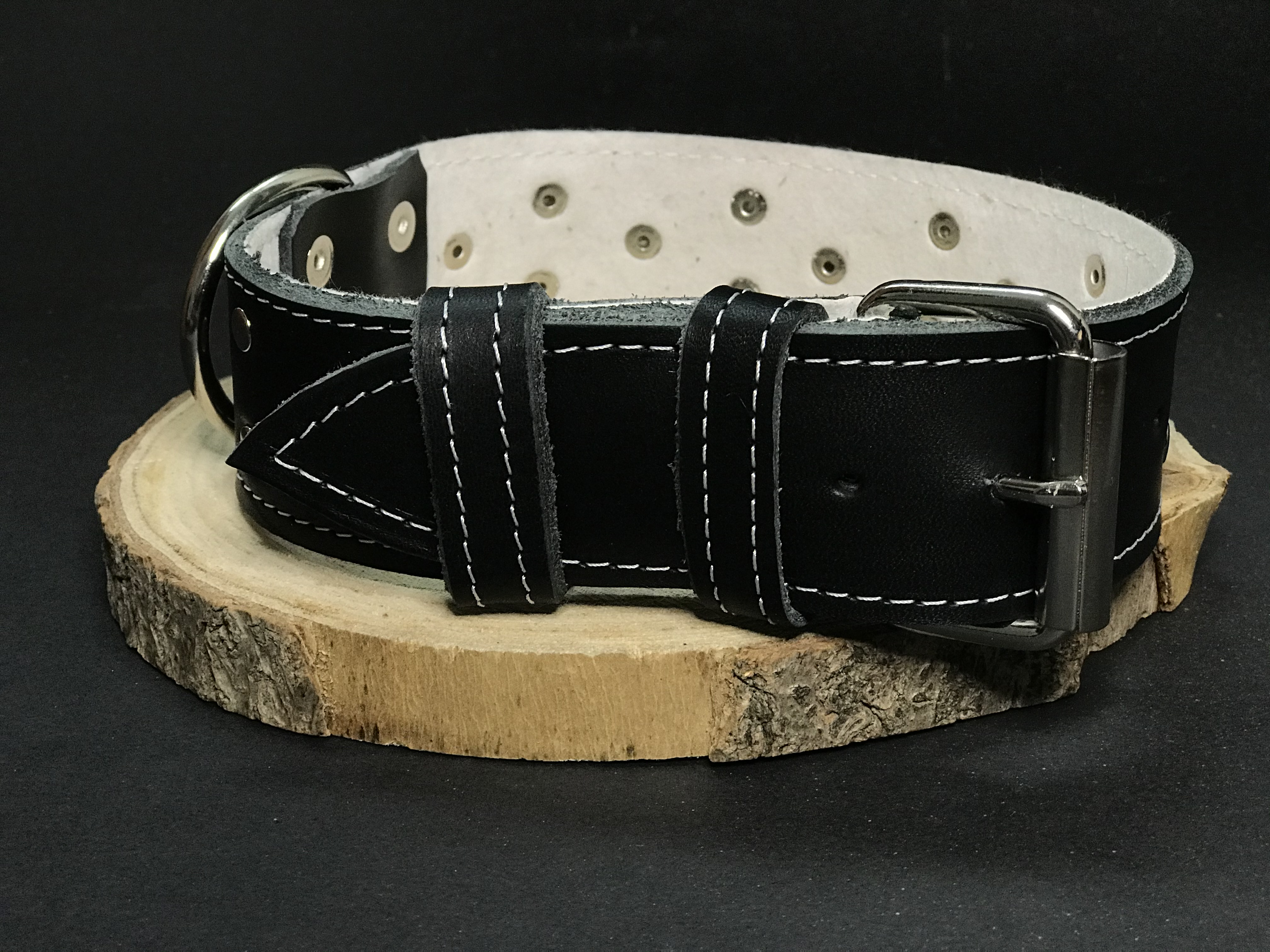 Palkar zdobený obojok z kože hladenice pre psov 55 cm x 40 mm čierny