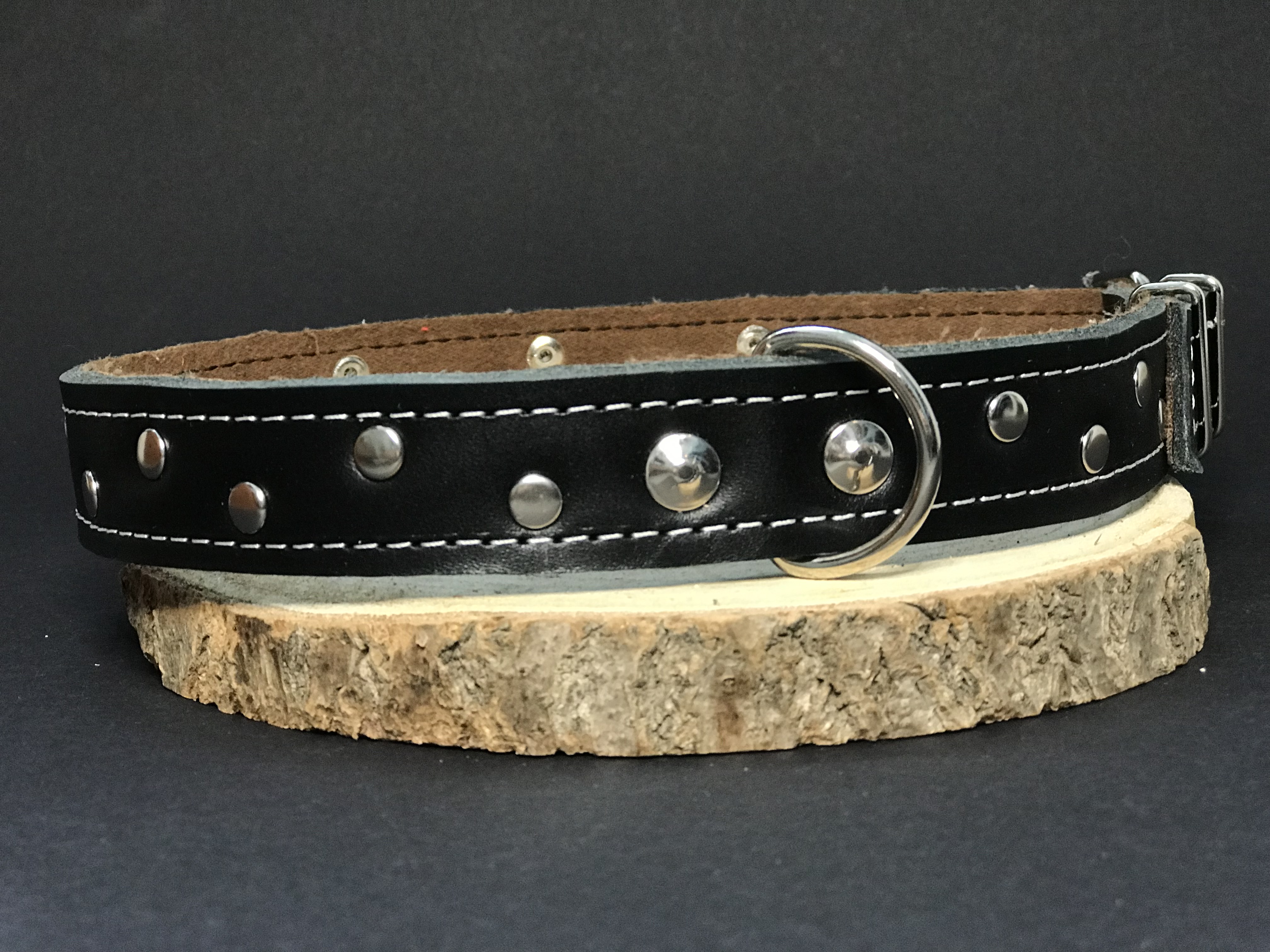 Palkar zdobený obojok z kože hladenice pre psov 60 cm x 24 mm čierny