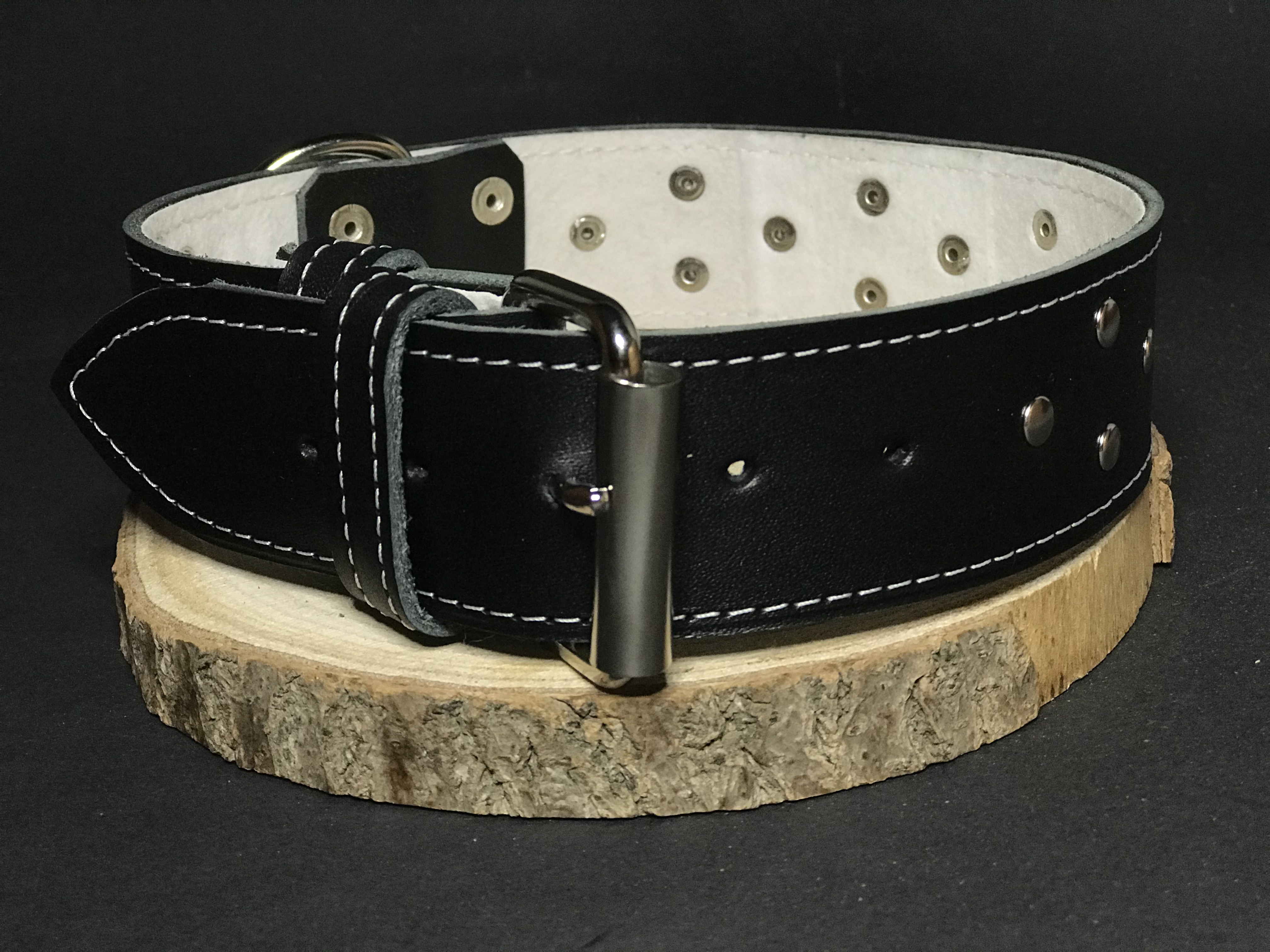 Palkar zdobený obojok z kože hladenice pre psov 60 cm x 40 mm čierny