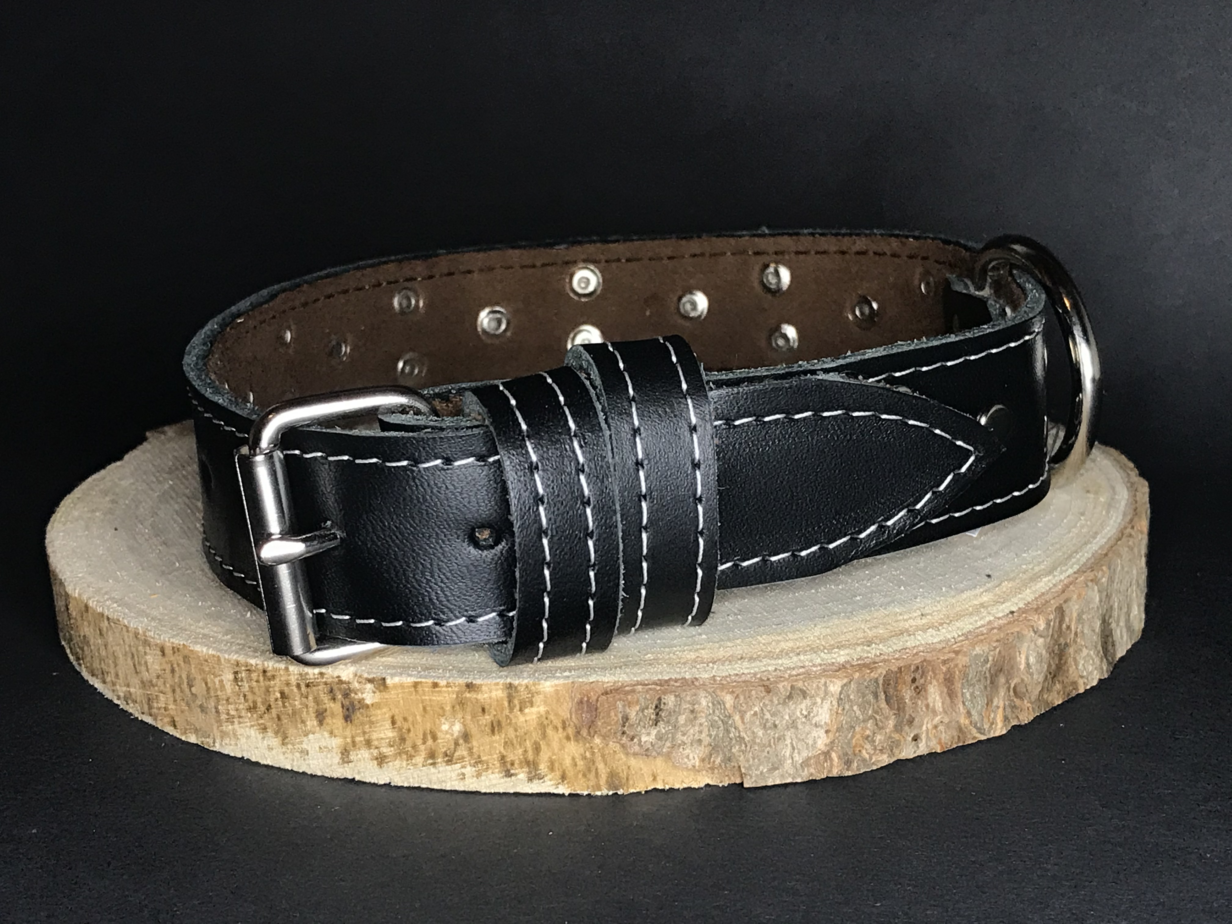 Palkar zdobený obojok z kože hladenice pre psov 65 cm x 30 mm čierny