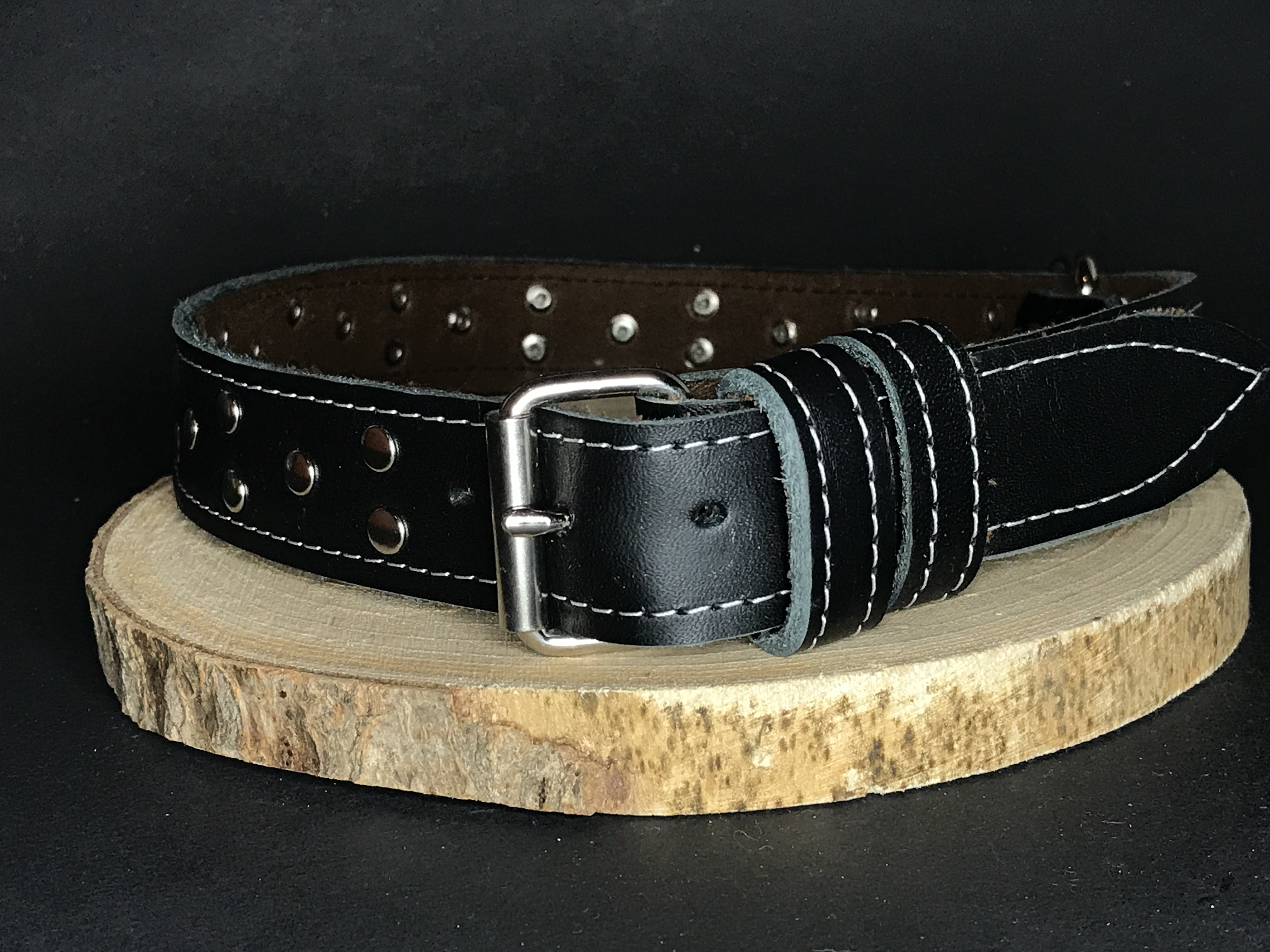 Palkar zdobený obojok z kože hladenice pre psov 80 cm x 30 mm čierny