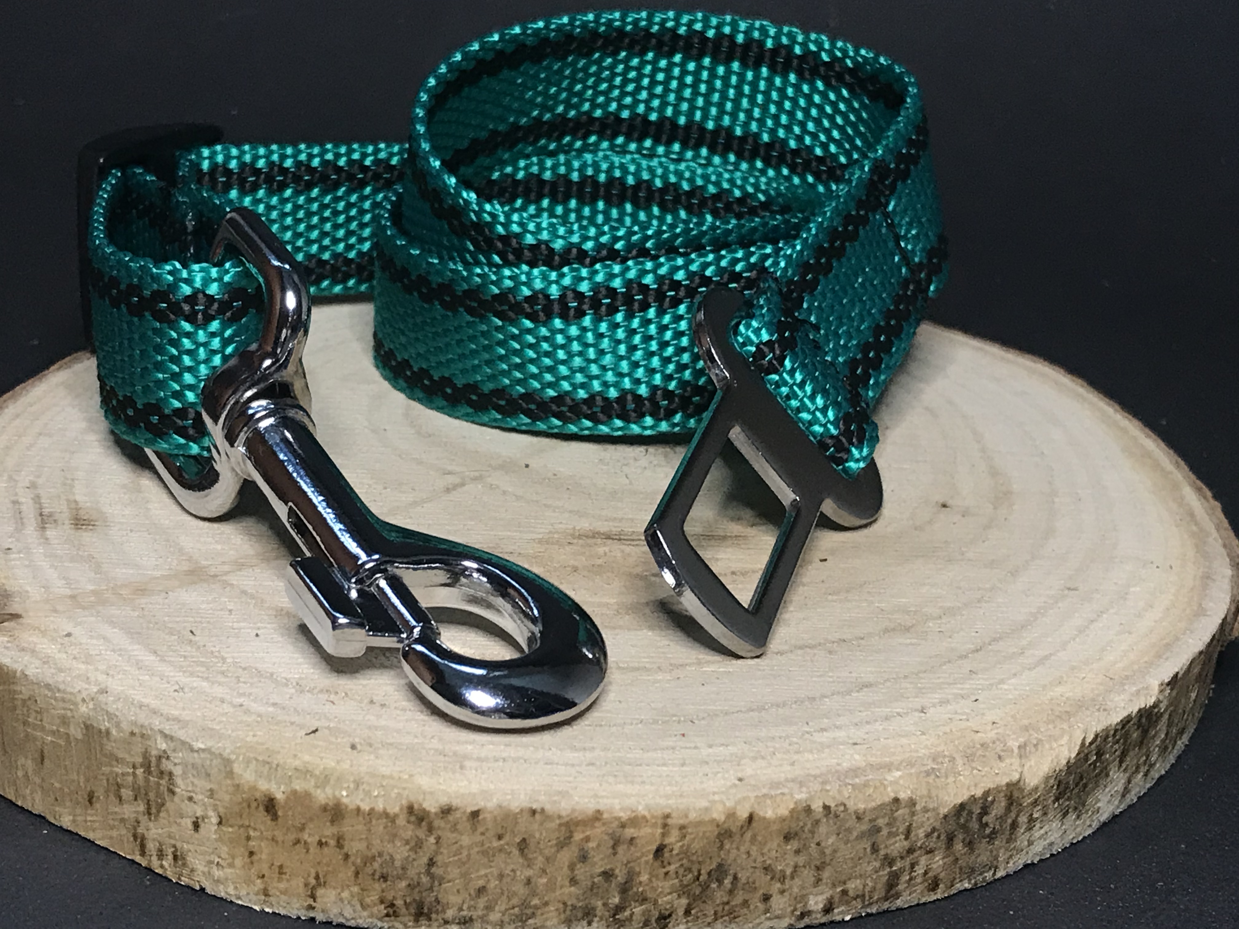 Palkar bezpečnostný pás do auta pre veľké psy 65 cm x 25 mm tmavo-zelená s páskami