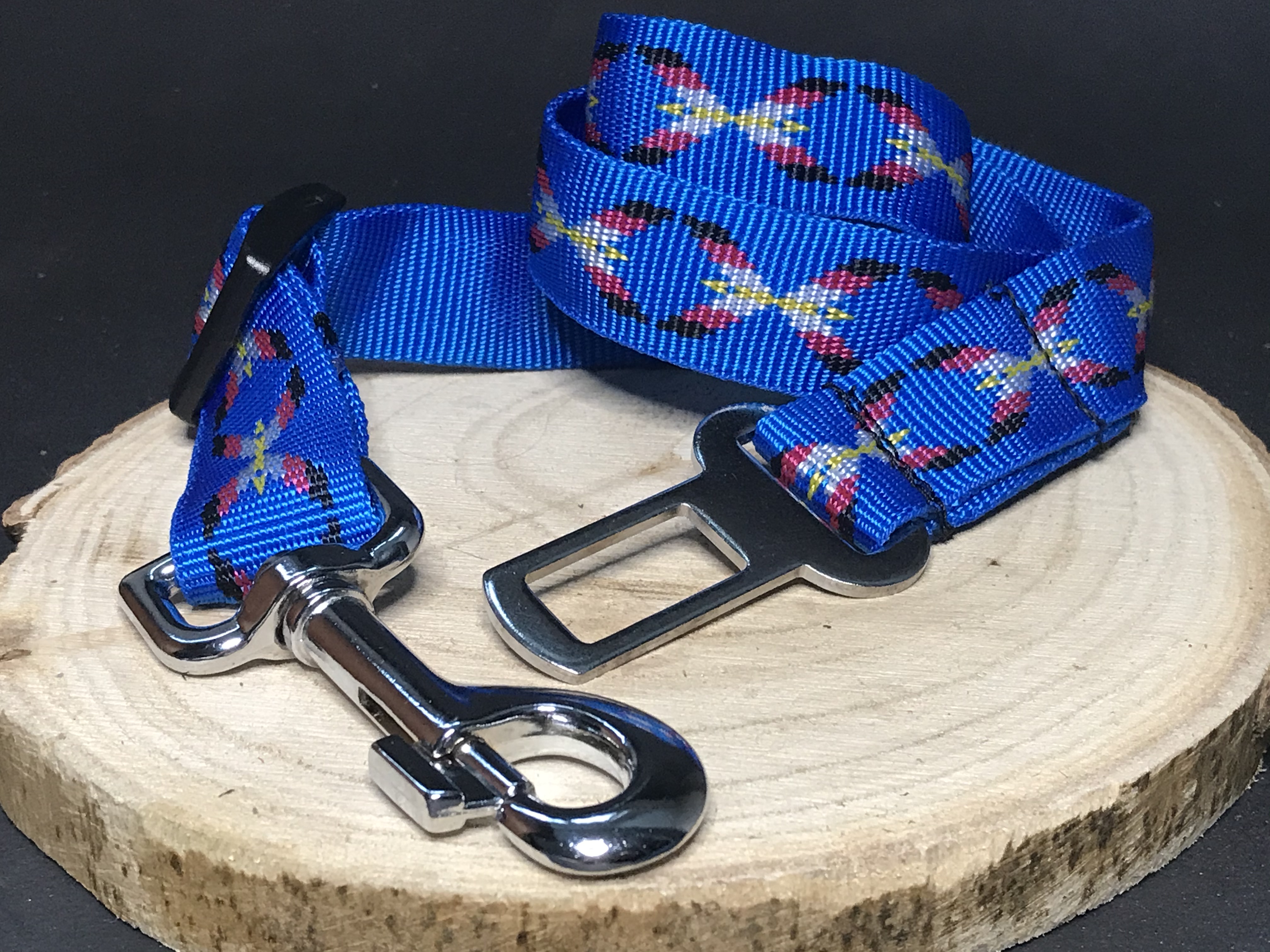 Palkar bezpečnostný pás do auta pre veľké psy 65 cm x 25 mm modrá s indiánom