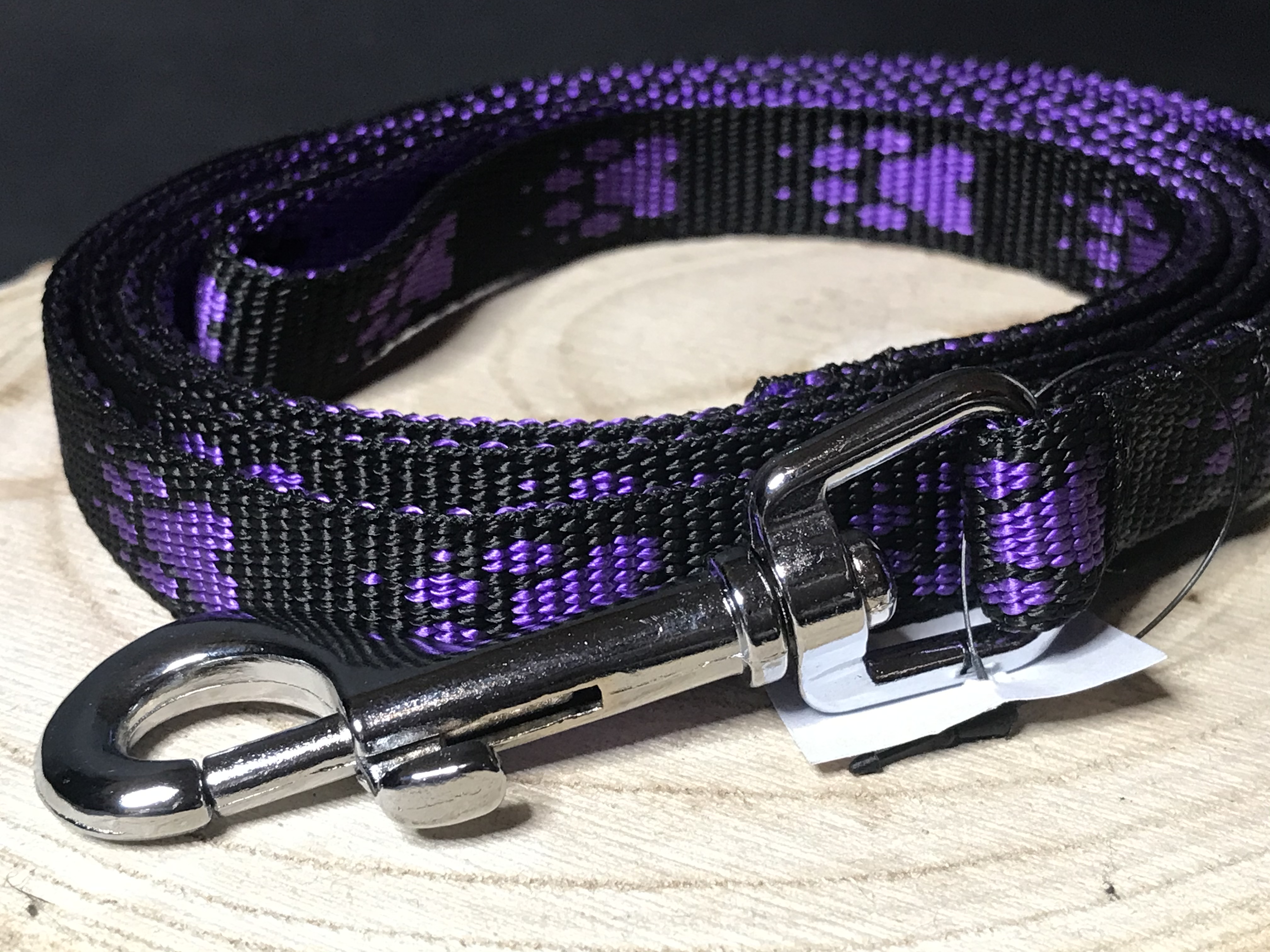 Palkar vodítko z popruhu pre psov 150 cm x 16 mm fialová s labkami