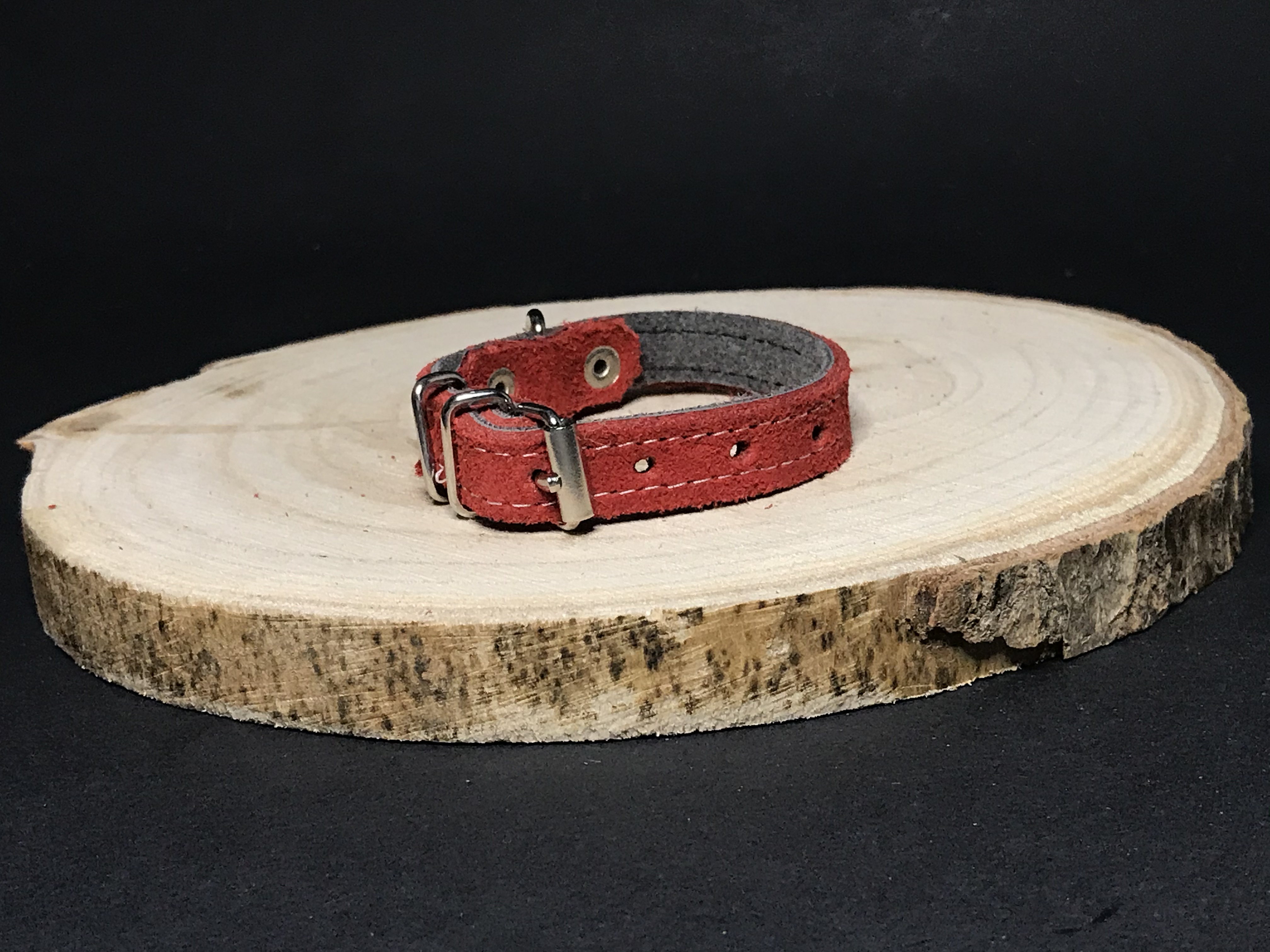 Palkar obojok z velúrovej kože pre psov 20 cm x 12 mm tmavo-červená