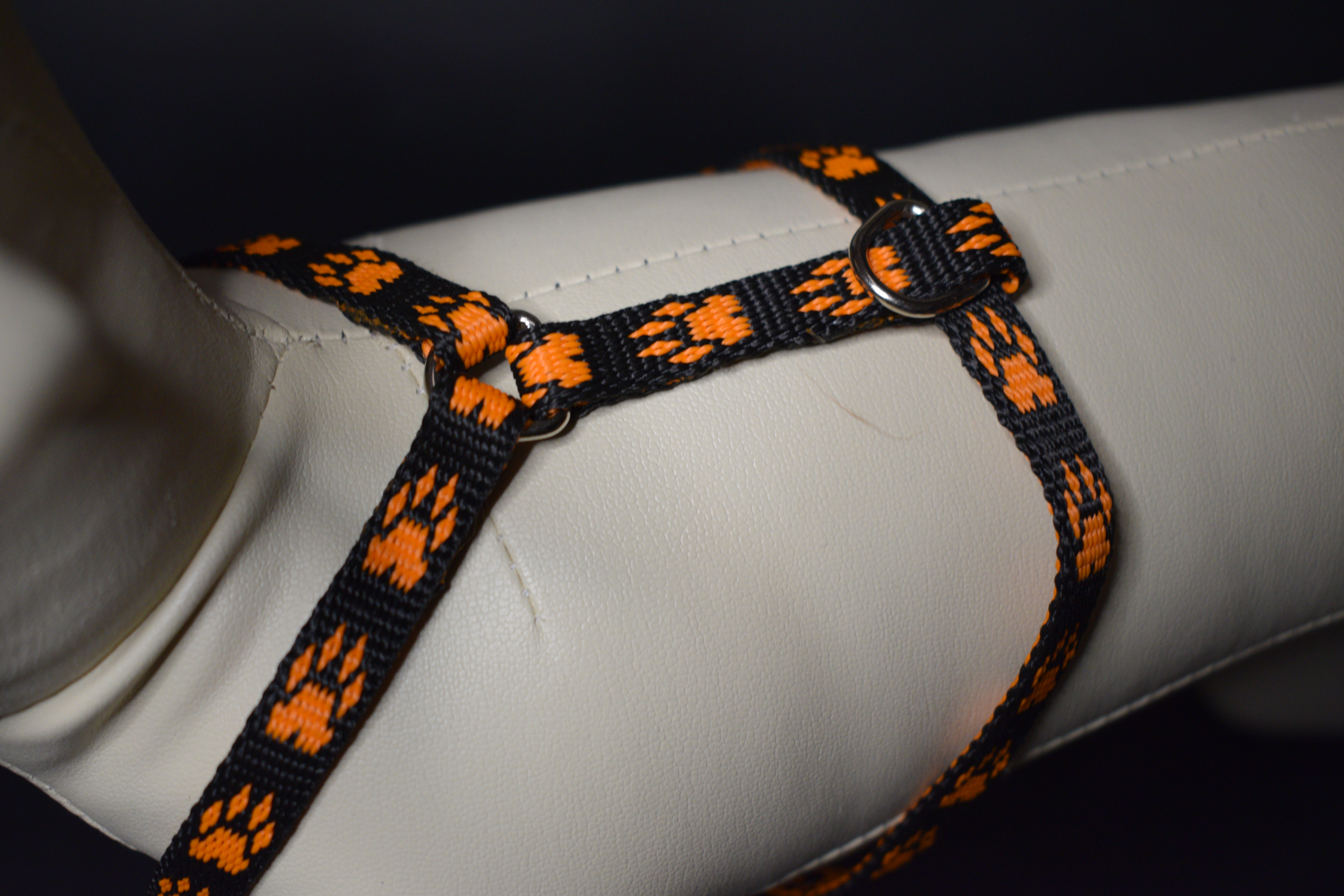 Palkar klasický postroj pre psov 22 cm - 40 cm veľ. 1 čierno-oranžová s labkami