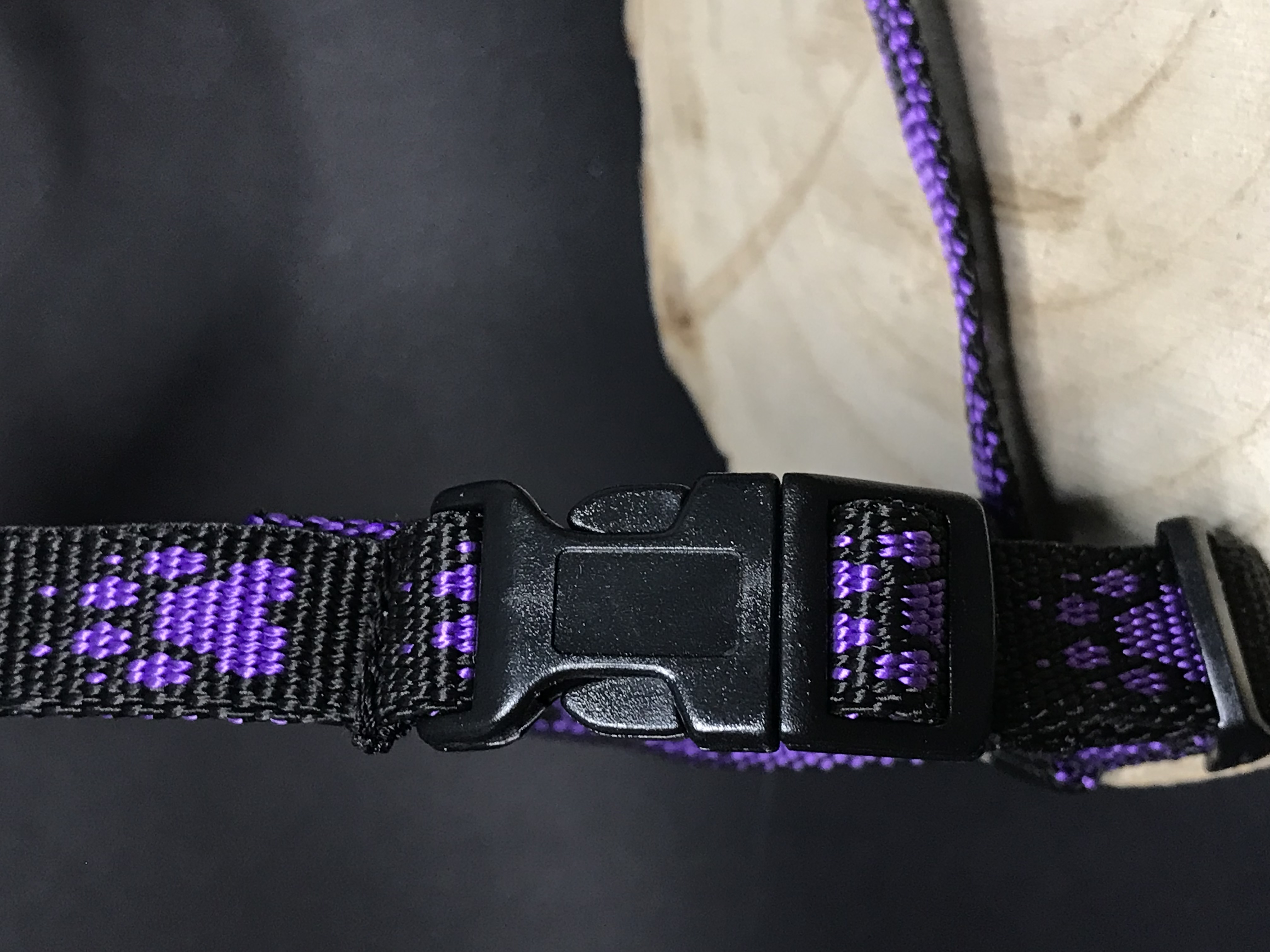 Palkar klasický postroj pre psov 28 cm - 45 cm veľ. 2 čierno-fialová s labkami