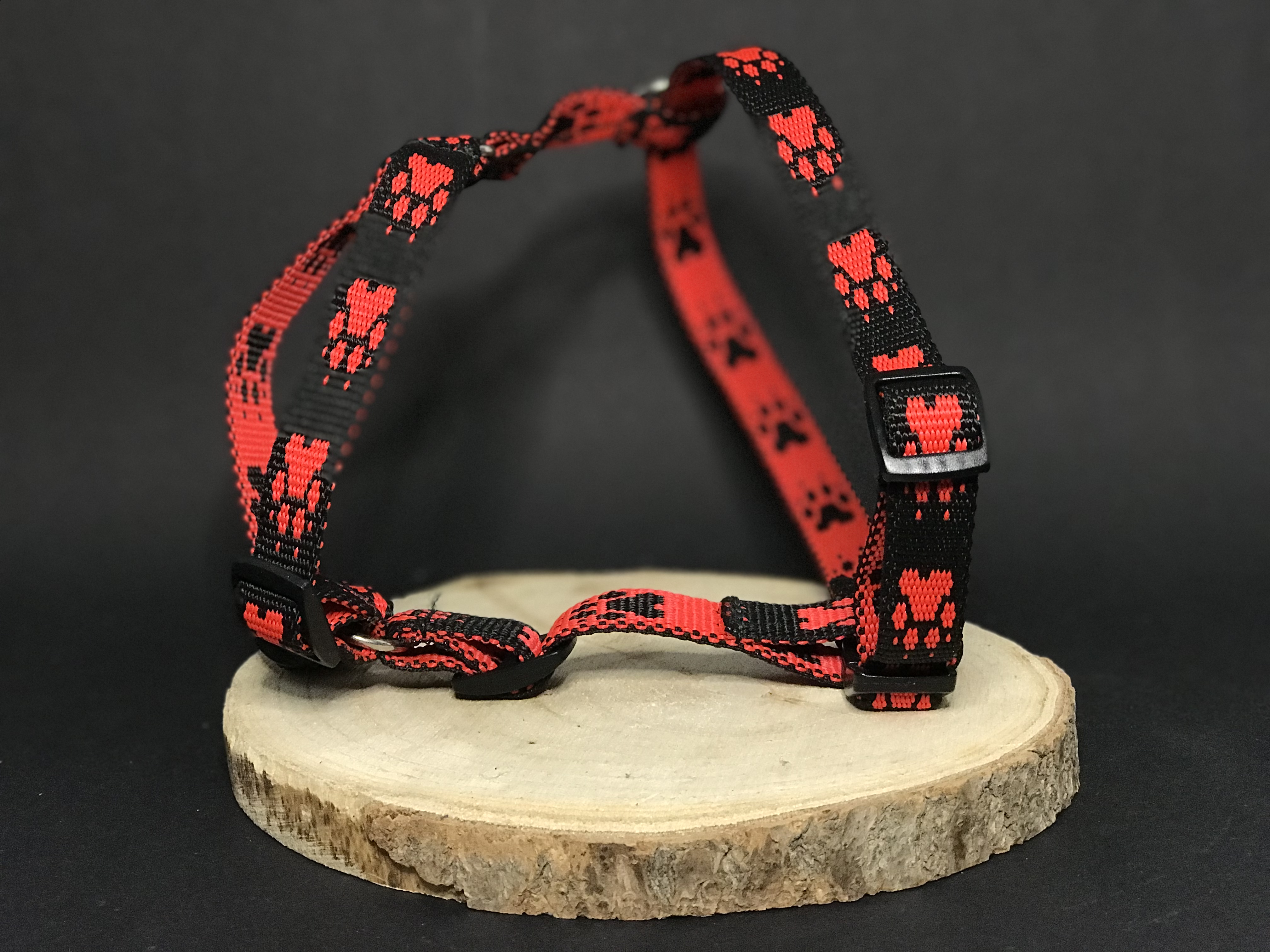 Palkar klasický postroj pre psov 28 cm - 45 cm veľ. 2 čierno-červená s labkami