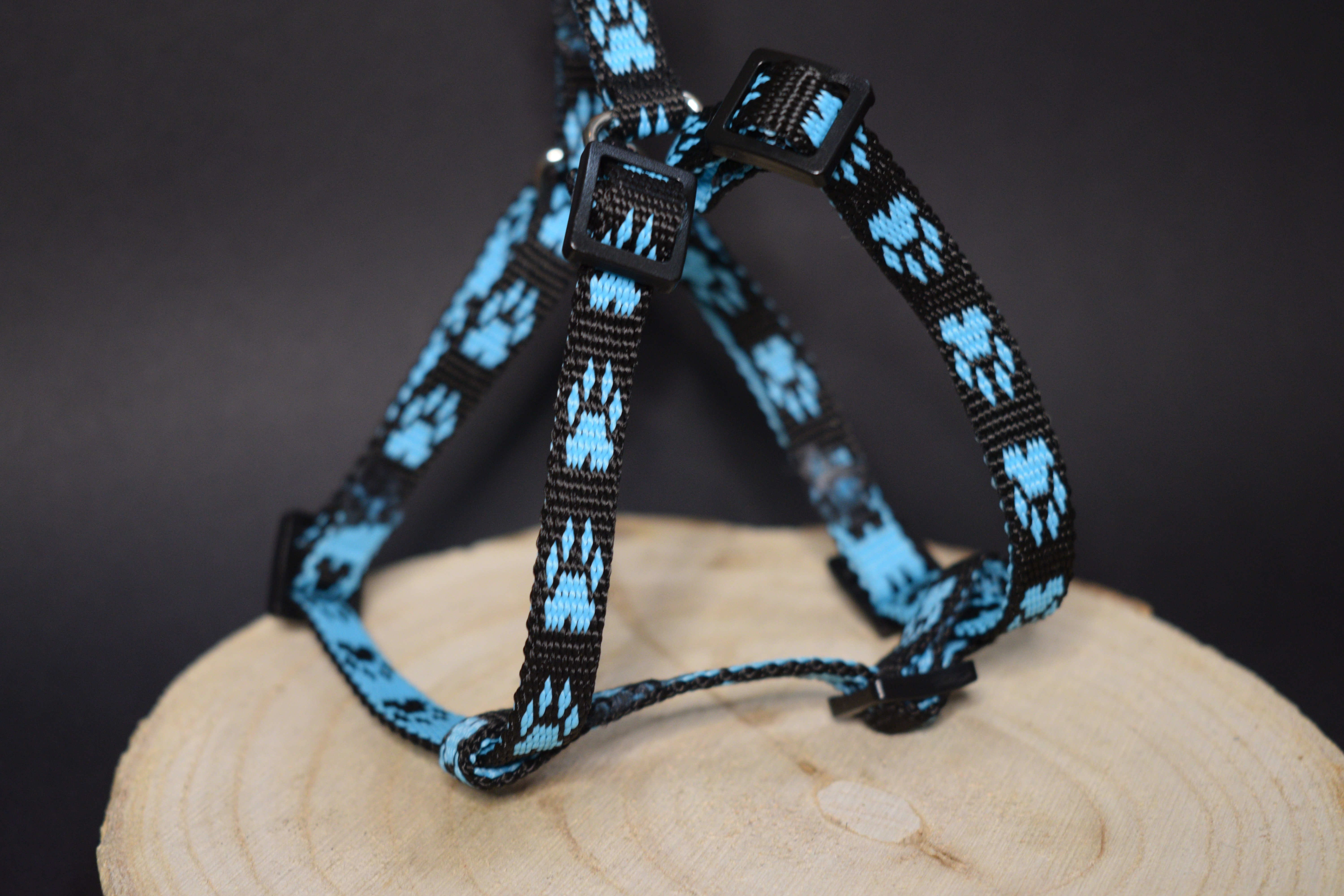 Palkar motýlik postroj pre psov 28 cm - 40 cm veľ. 1 čierno-svetlo-modrá s labkami