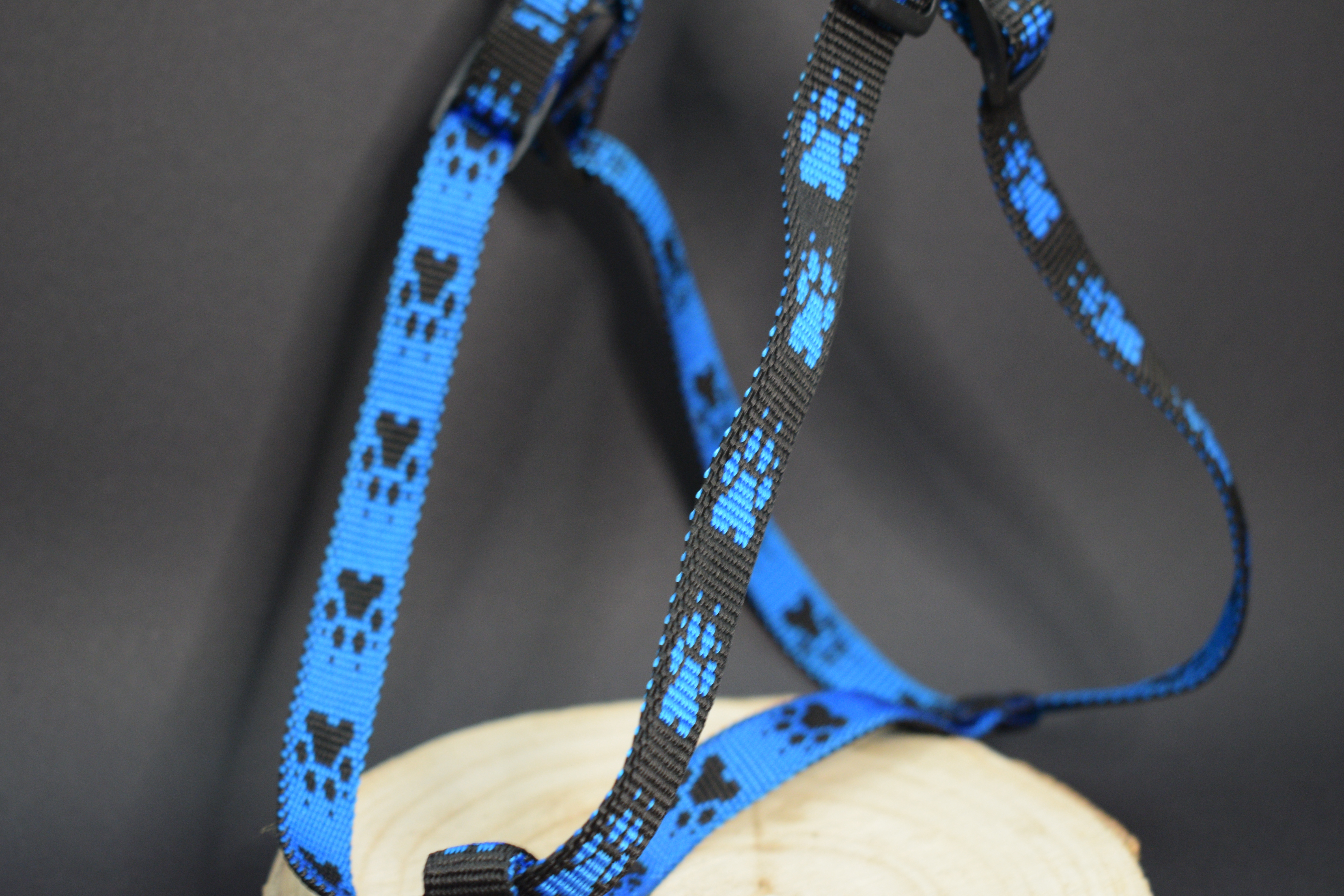 Palkar motýlik postroj pre psov 44 cm - 62 cm veľ. 2 čierno-modrá s labkami