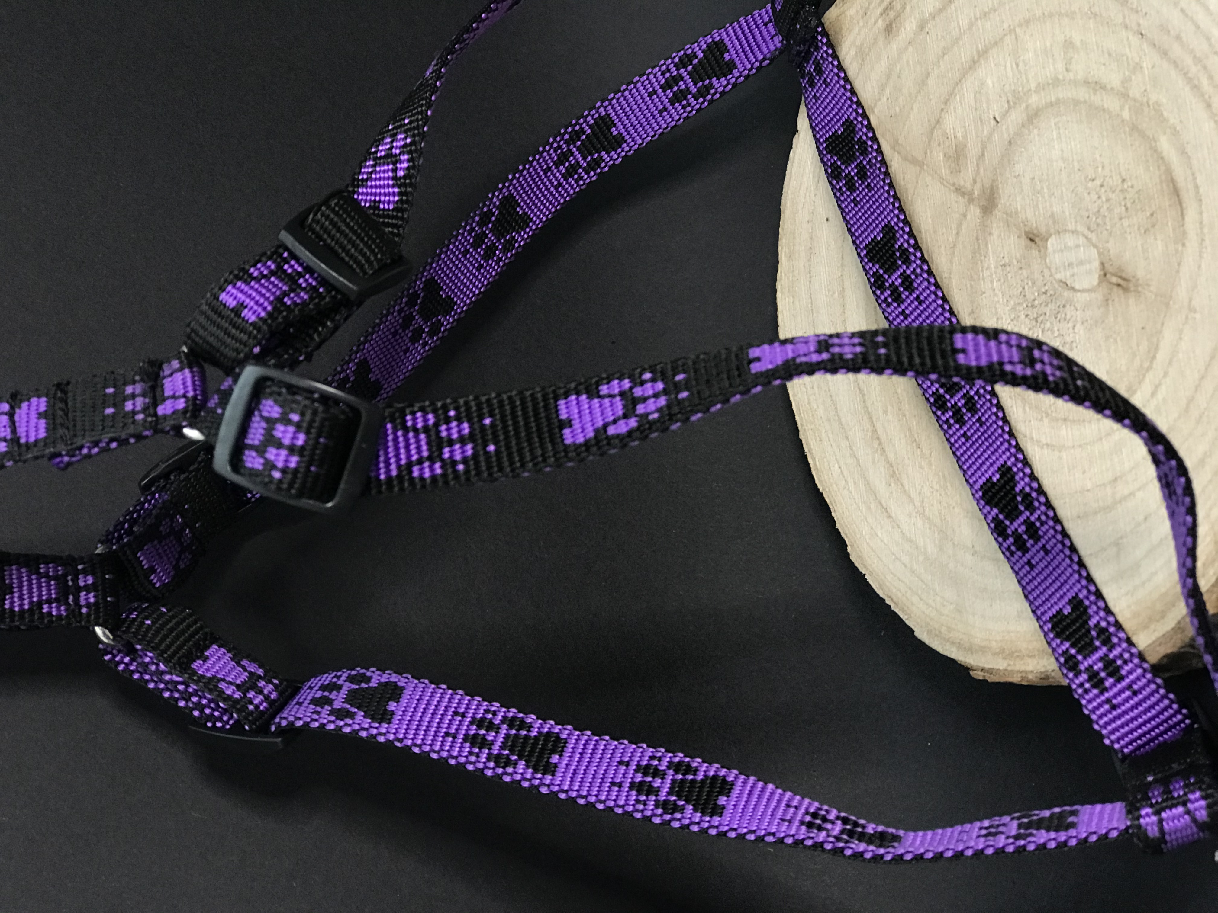 Palkar motýlik postroj pre psov 44 cm - 62 cm veľ. 2 čierno-fialová s labkami