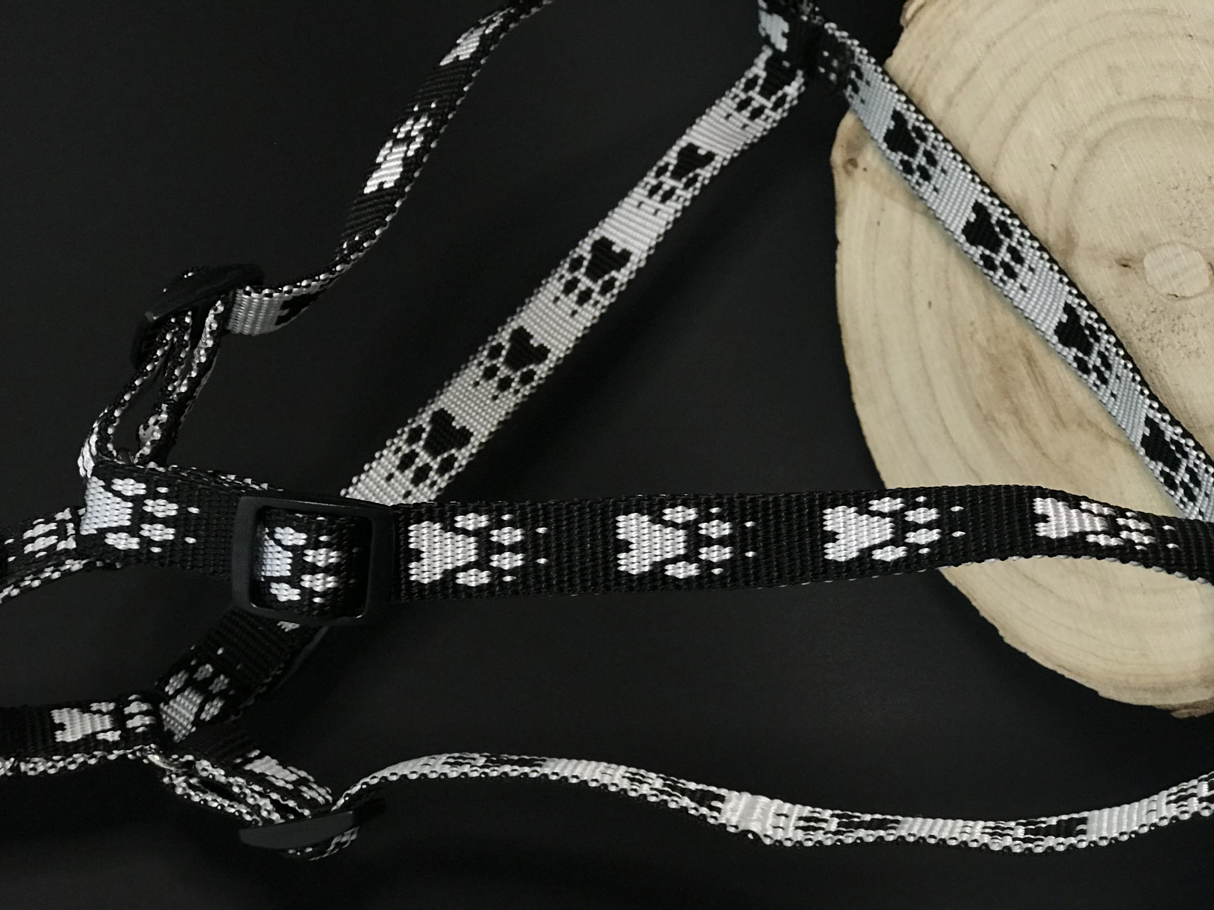 Palkar motýlik postroj pre psov 44 cm - 62 cm veľ. 2 čierno-biela s labkami