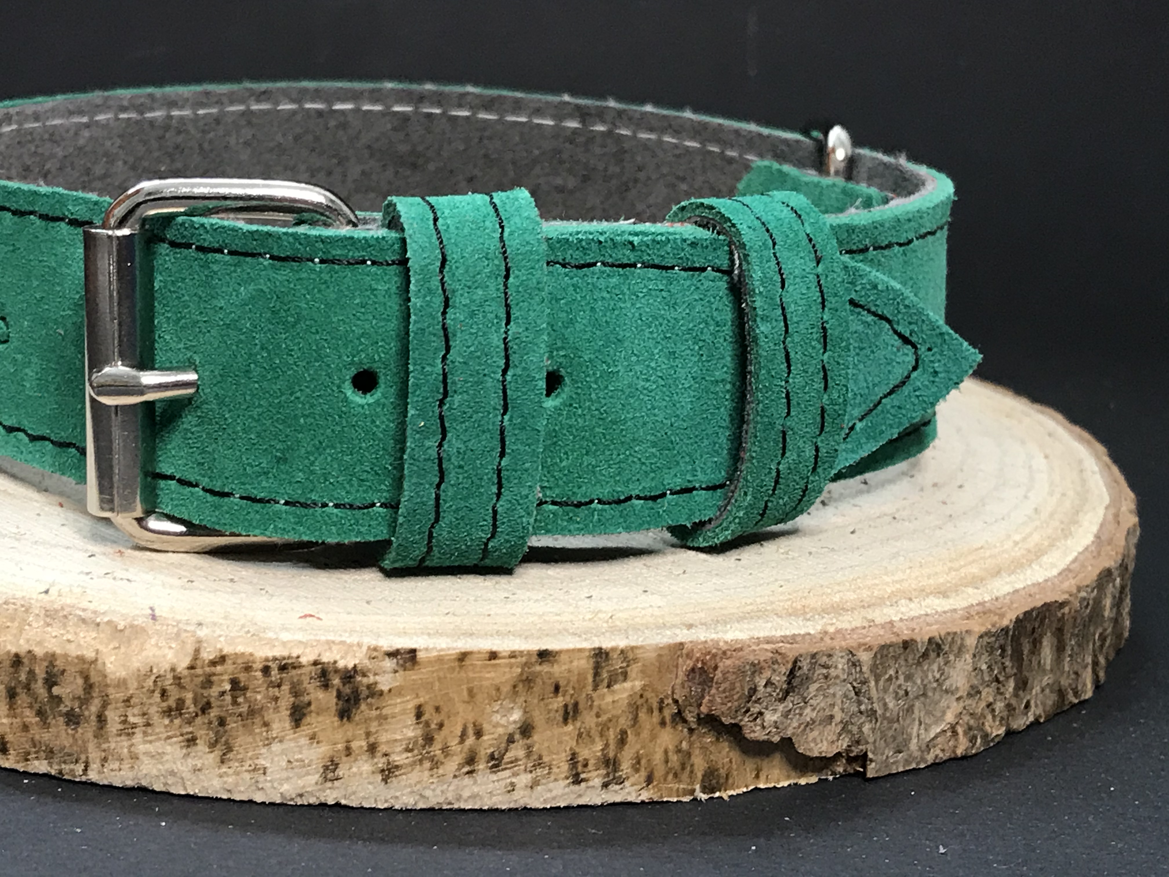 Palkar obojok z velúrovej kože pre psov 50 cm x 30 mm zelená