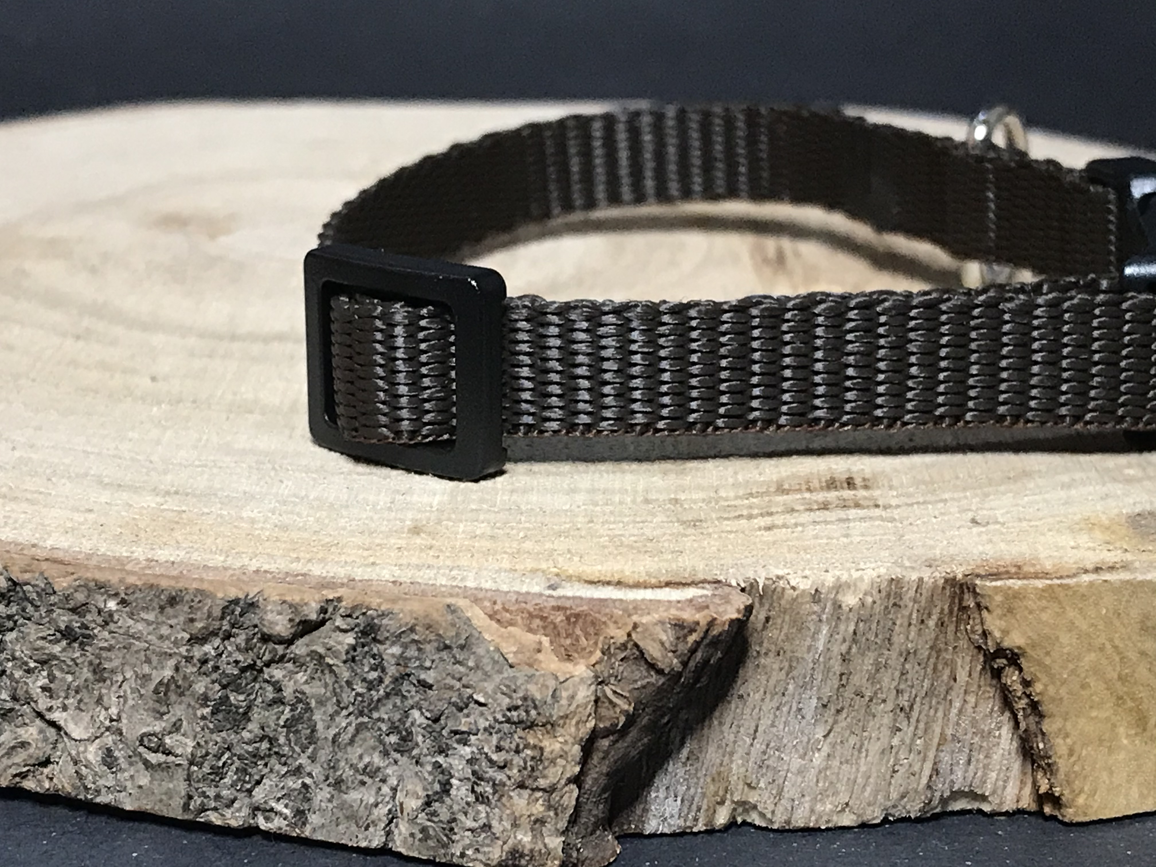 Palkar obojok z popruhu pre psov 25 cm x 10 mm hnedá