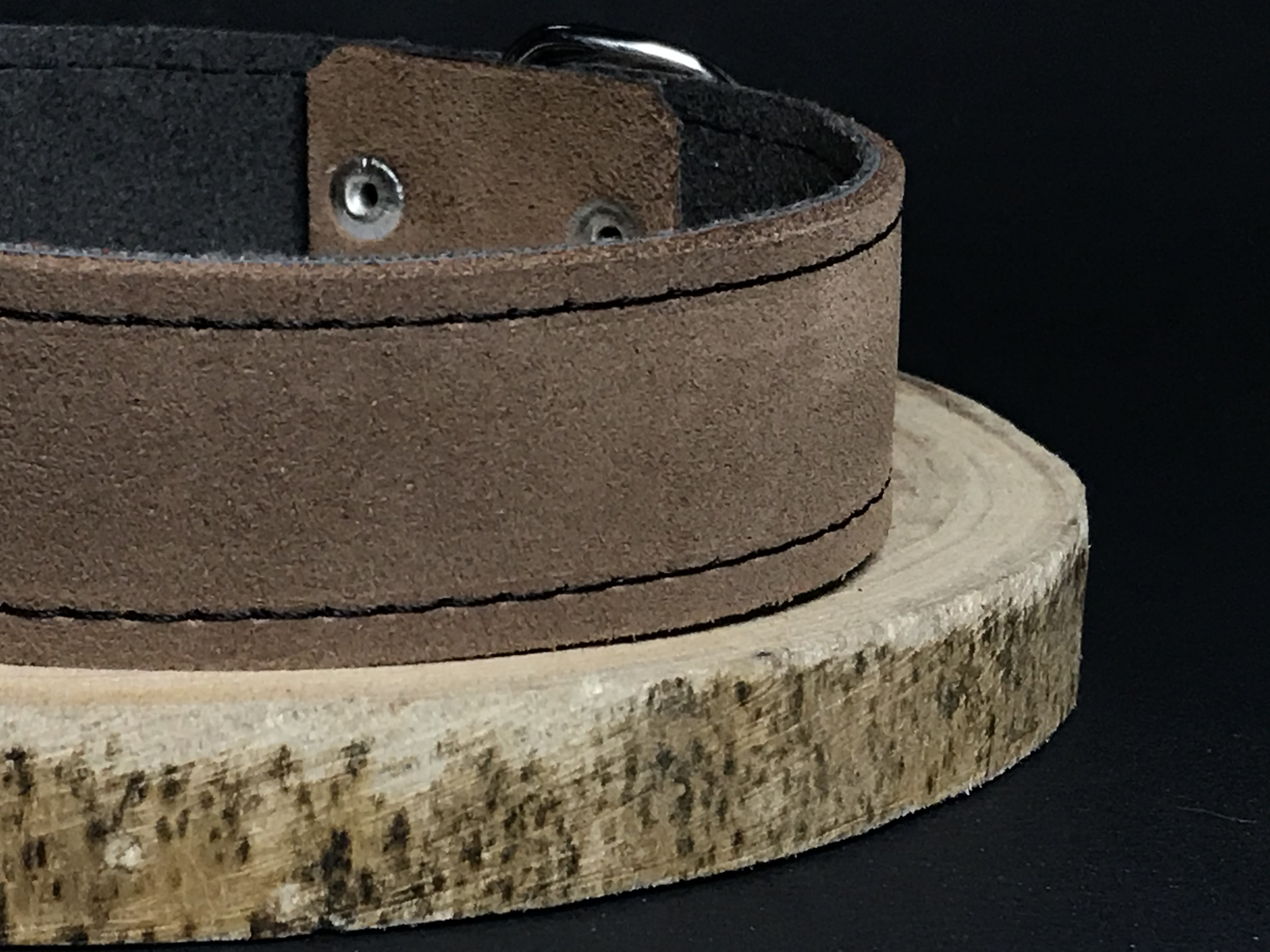 Palkar obojok z velúrovej kože pre psov 50 cm x 30 mm béžová