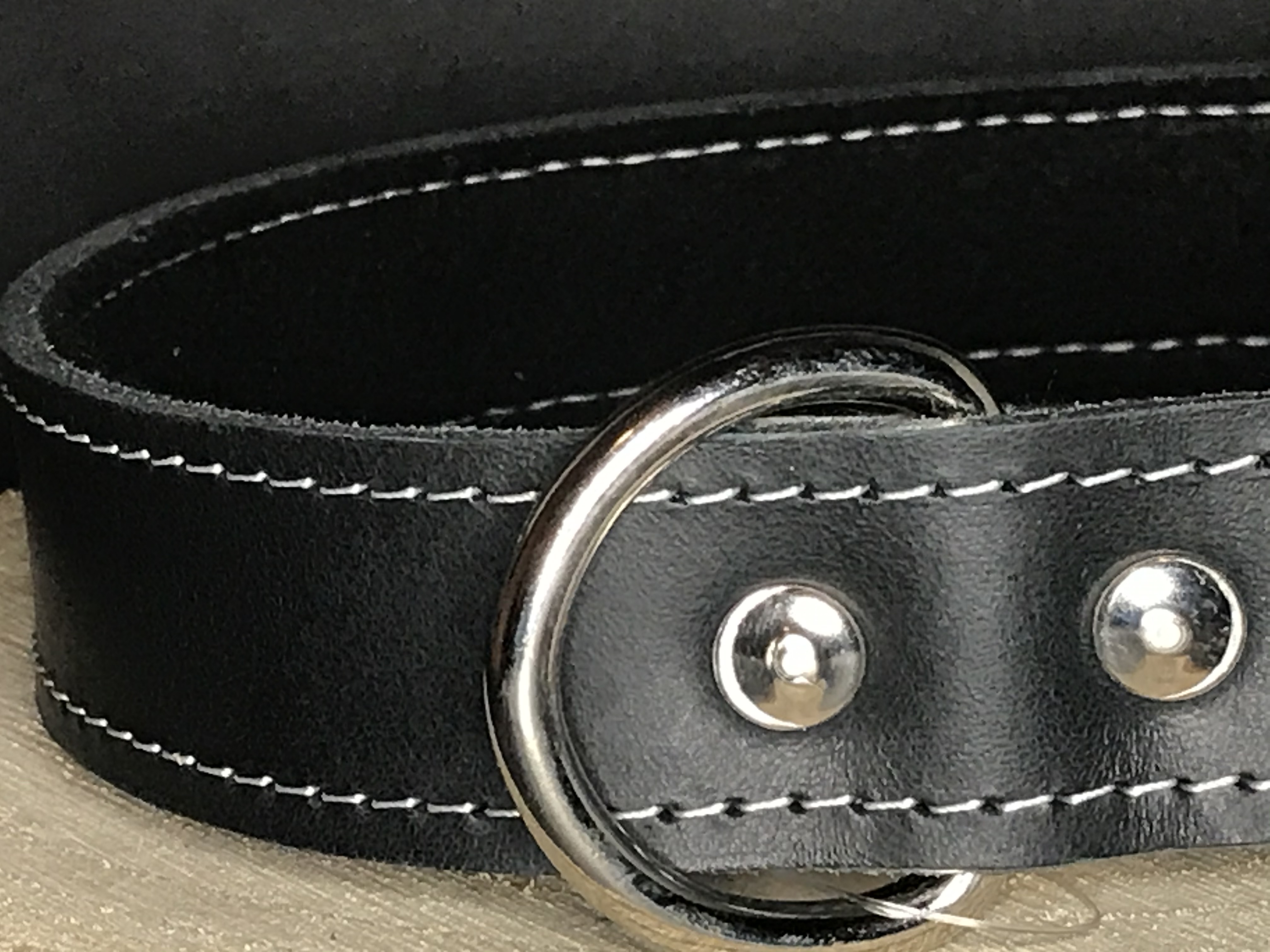 Palkar obojok z kože hladenice pre psov 55 cm x 30 mm čierny