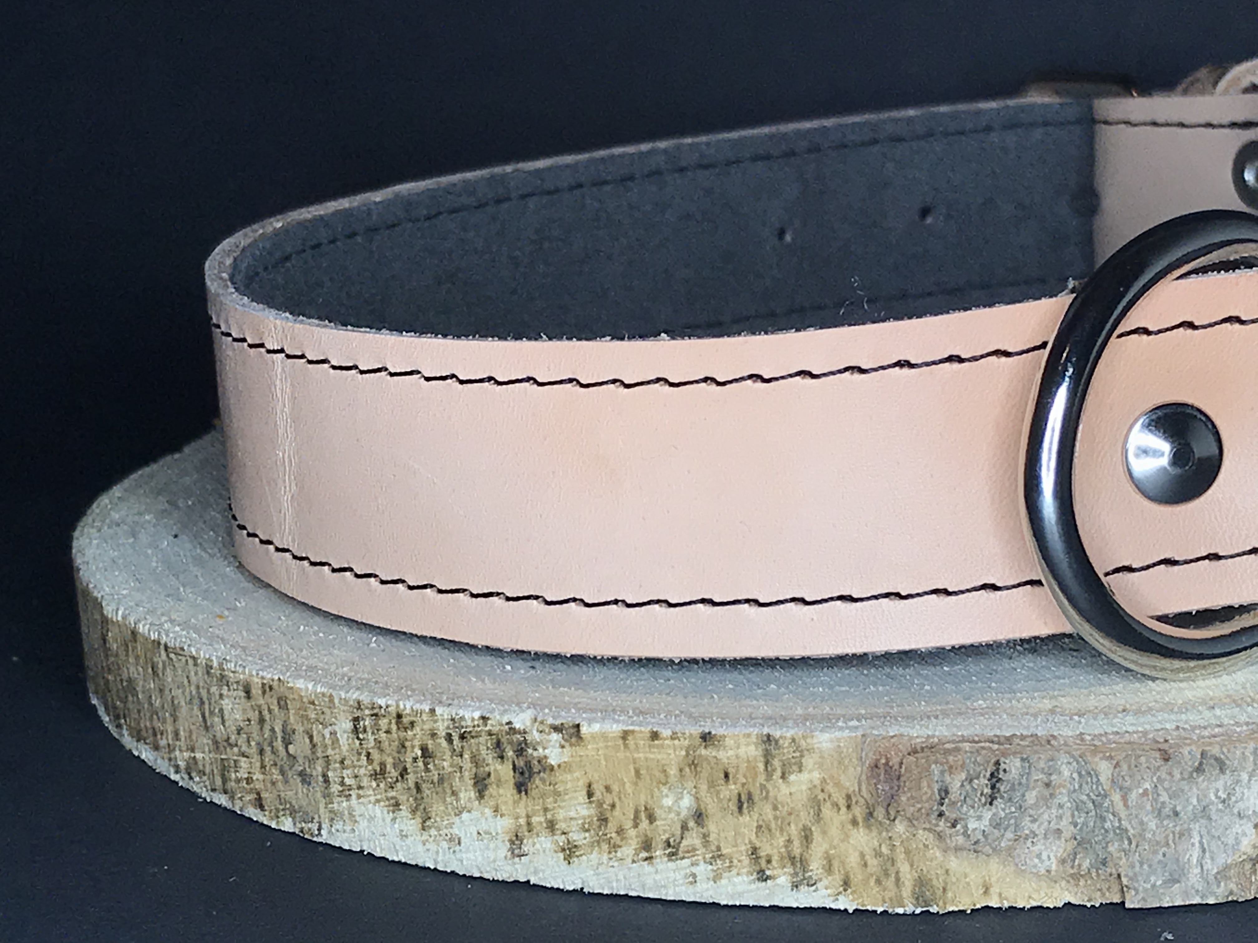 Palkar obojok z kože hladenice pre psov 60 cm x 30 mm prírodný