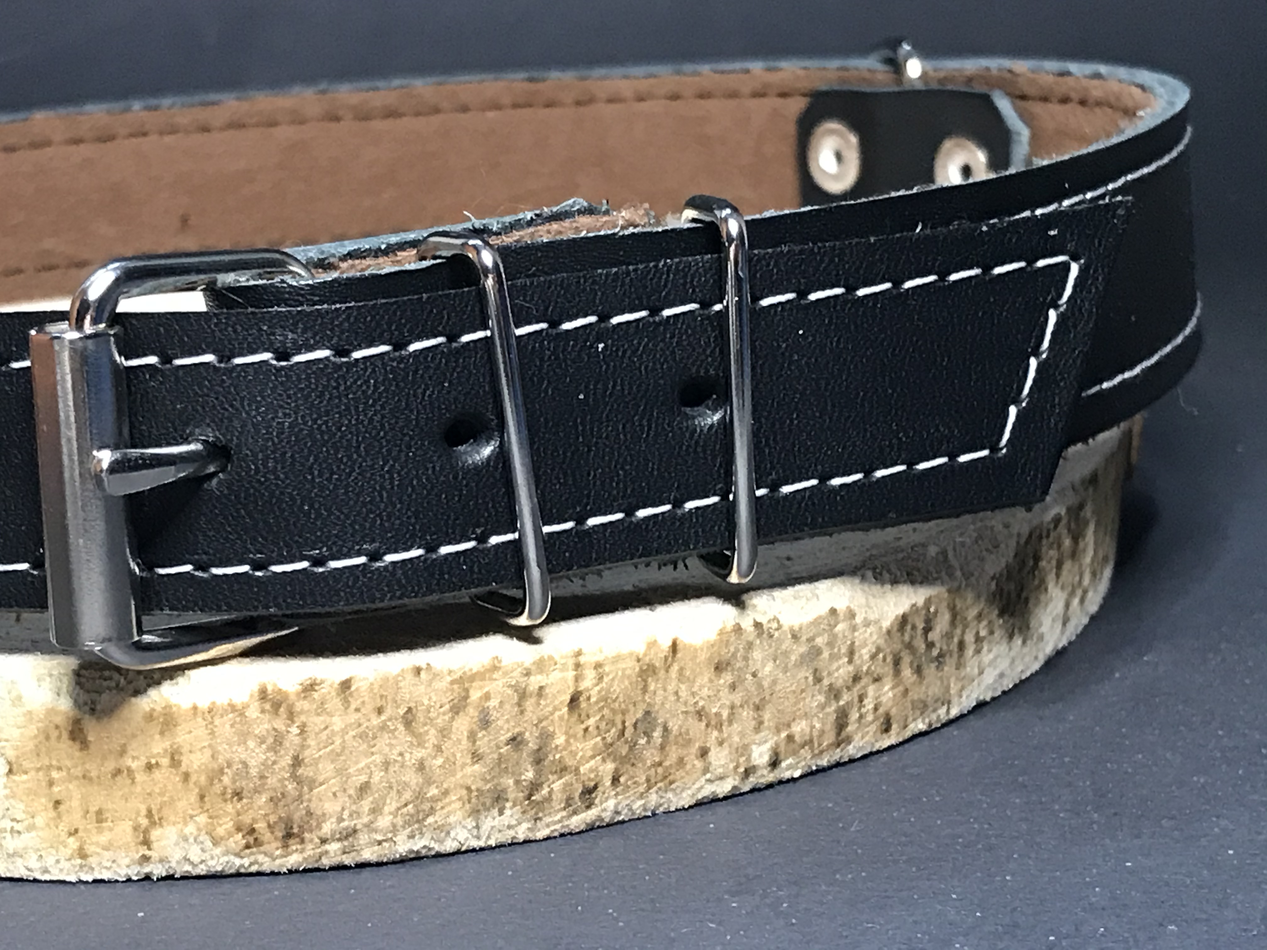 Palkar obojok z kože hladenice pre psov 65 cm x 26 mm čierny