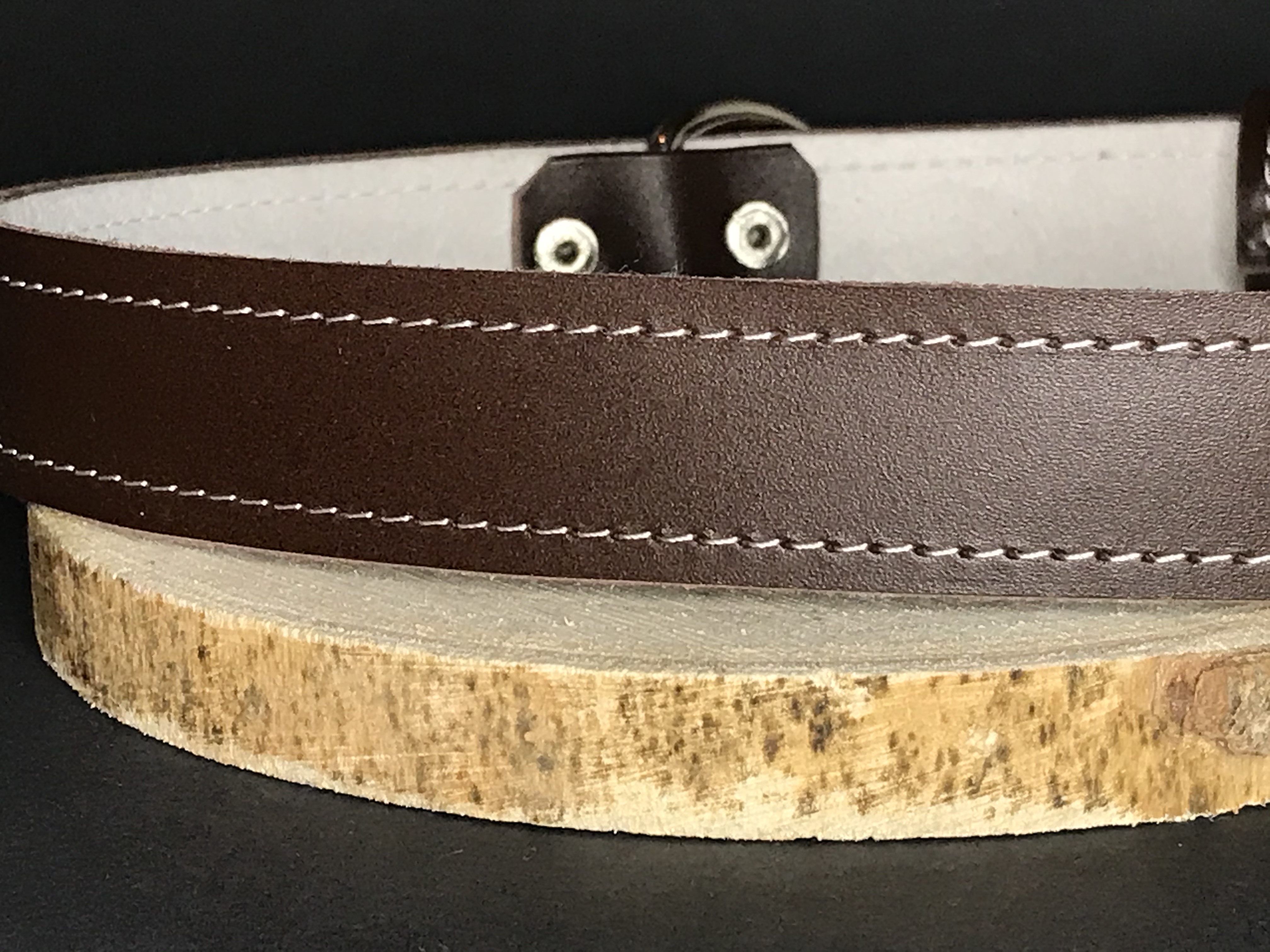 Palkar obojok z kože hladenice pre psov 80 cm x 30 mm hnedý