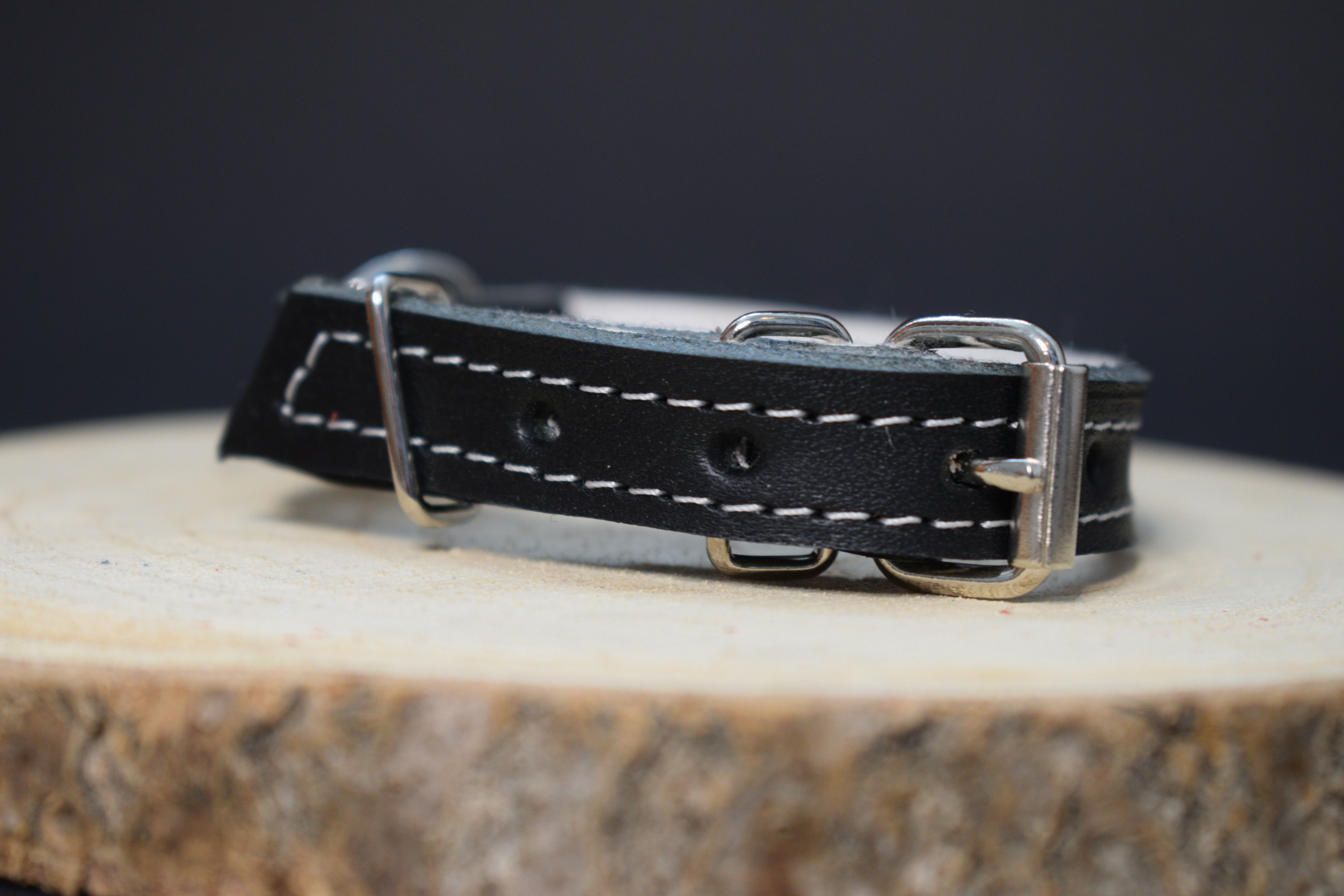 Palkar zdobený obojok z kože hladenice pre psov 30 cm x 14 mm čierna