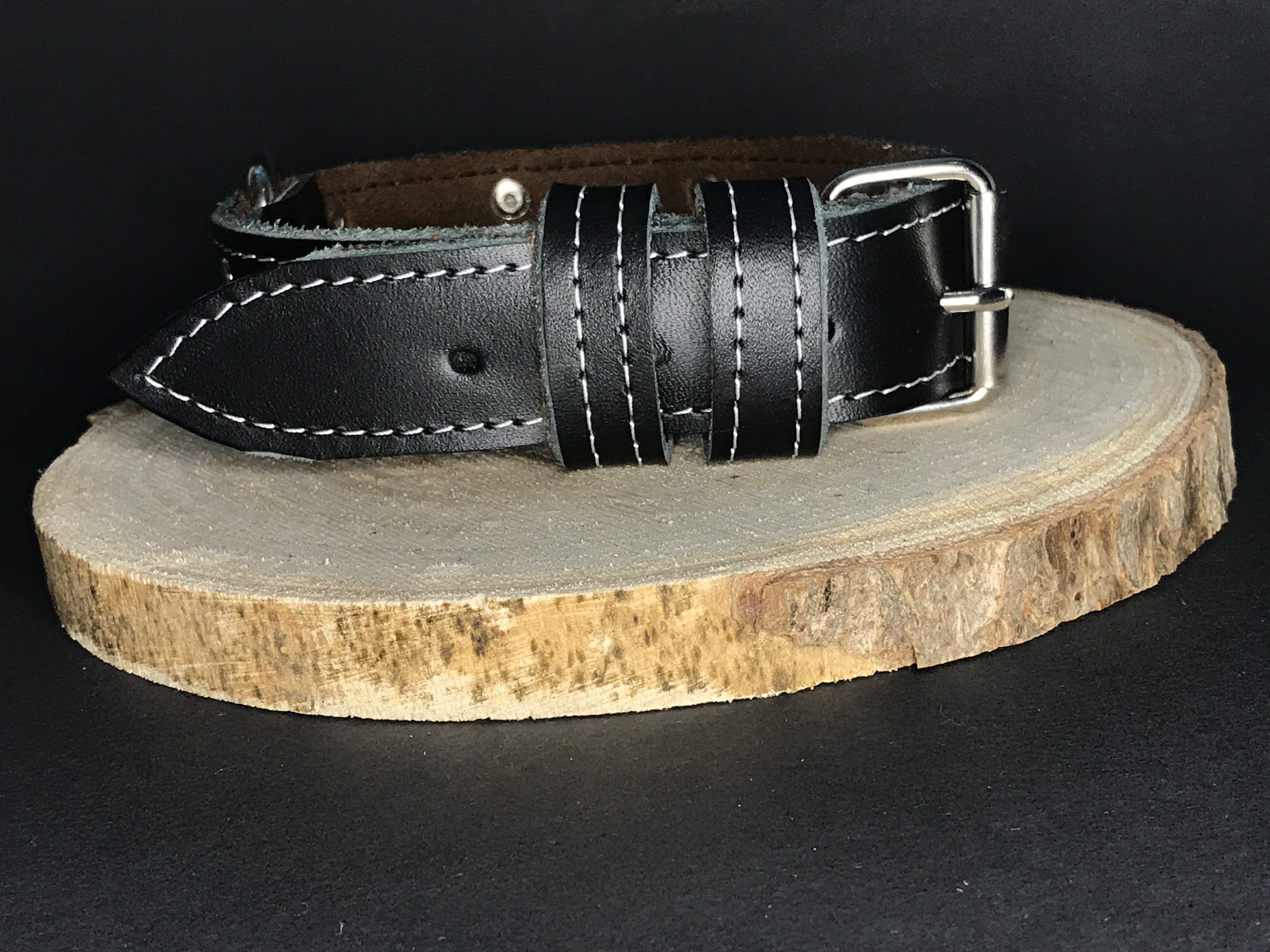 Palkar zdobený obojok z kože hladenice pre psov 50 cm x 30 mm čierny