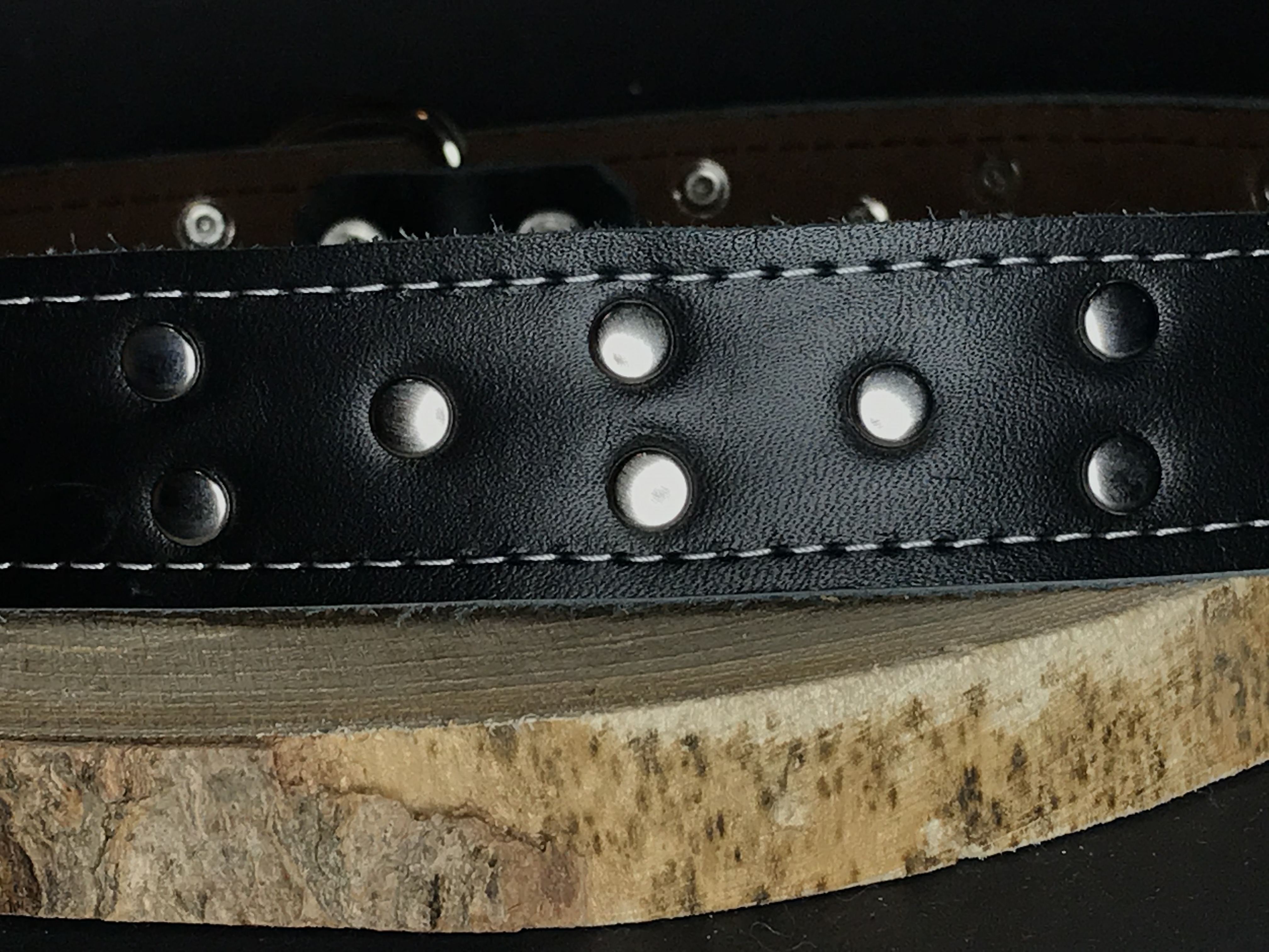 Palkar zdobený obojok z kože hladenice pre psov 75 cm x 30 mm čierny