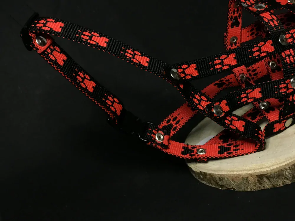 Palkar nylonový náhubok pre psov veľ. 4 30 cm x 11 cm čierno-červená
