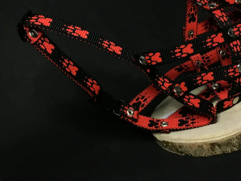 Palkar nylonový náhubok pre psov veľ. 6 36 cm x 12 cm čierno-červená