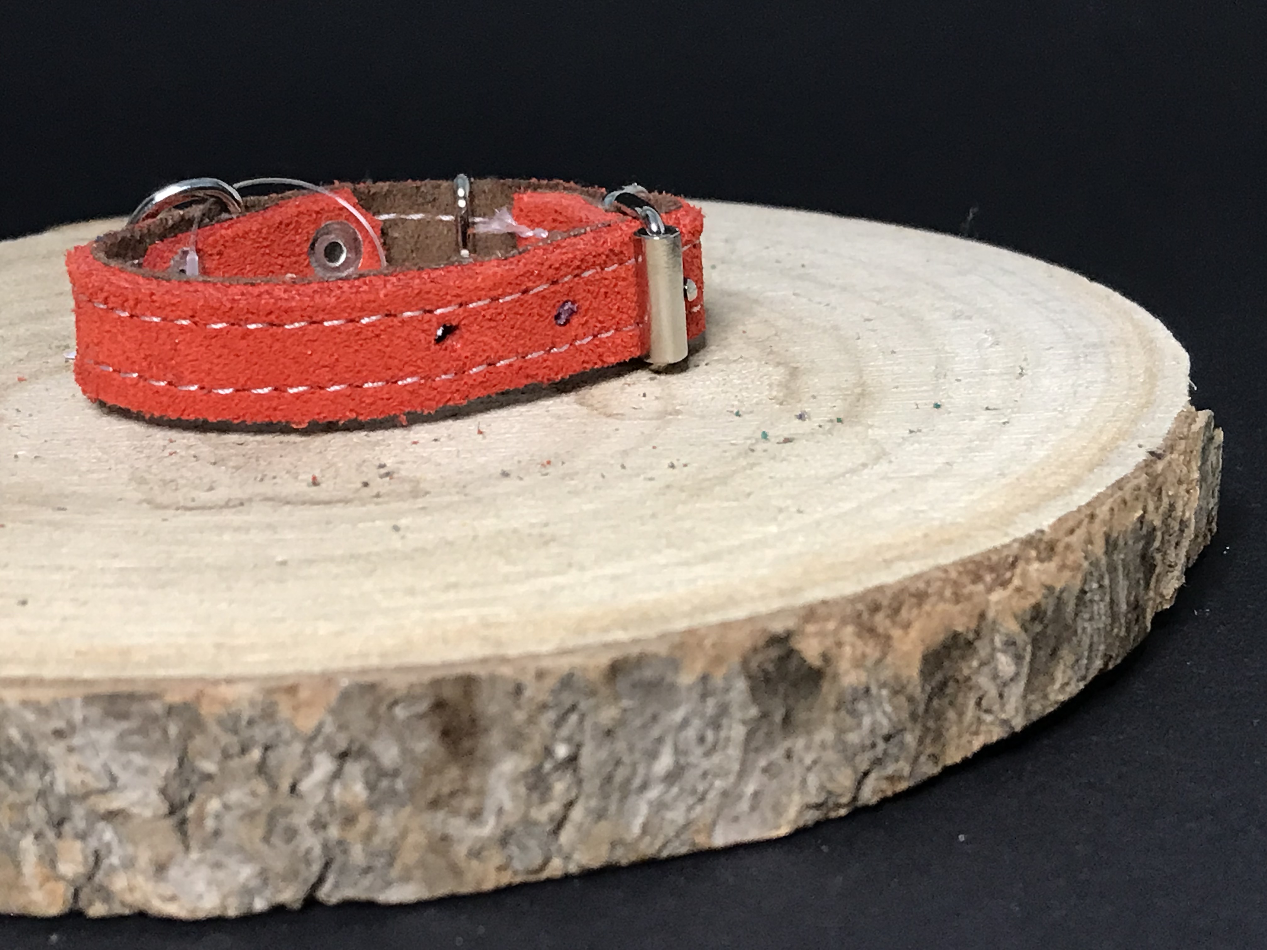 Palkar obojok z velúrovej kože pre psy 20 cm x 12 mm červená