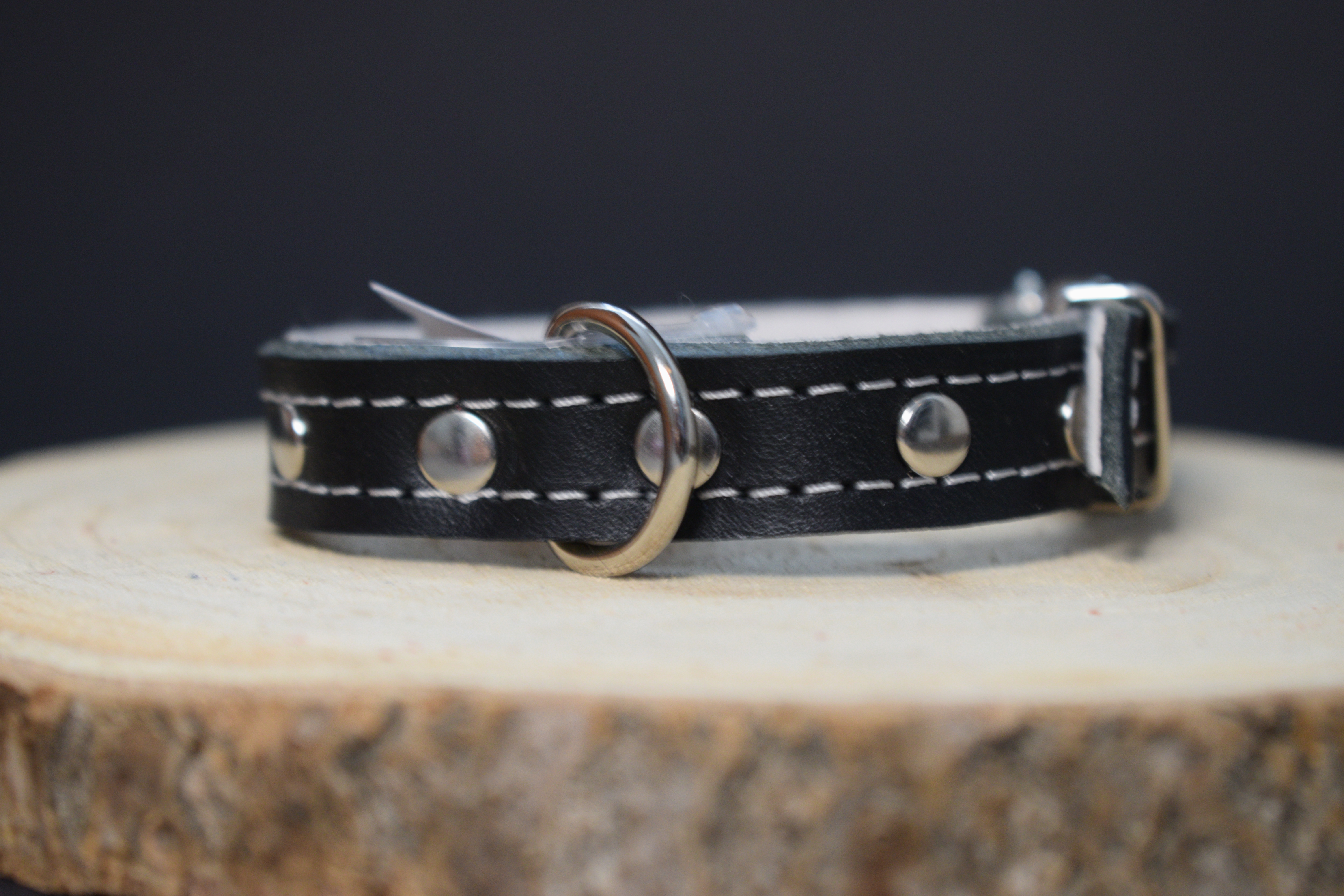 Palkar zdobený obojok z kože hladenice pre psov 30 cm x 14 mm čierna