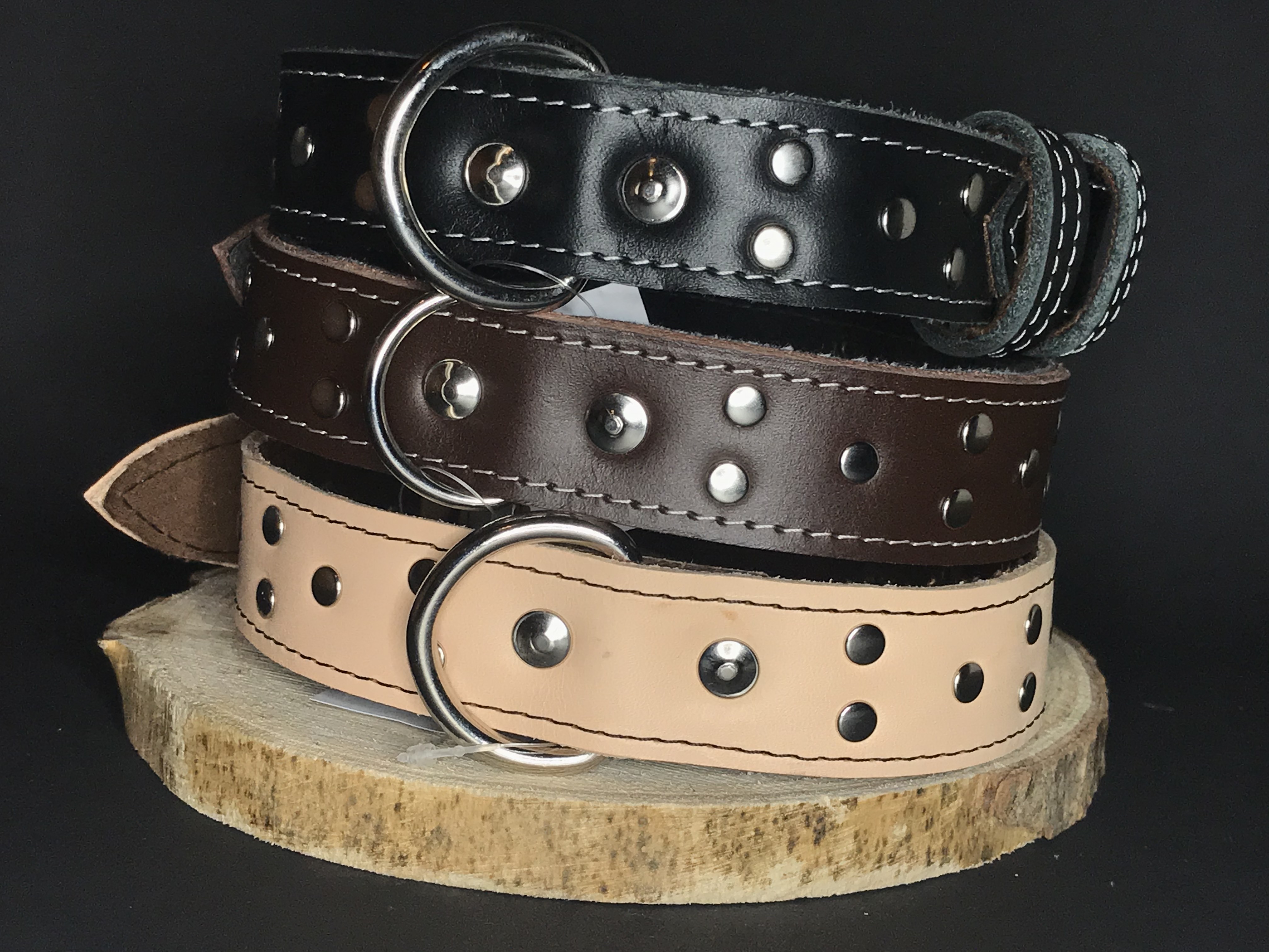 Palkar zdobený obojok z kože hladenice pre psov 55 cm x 30 mm čierny