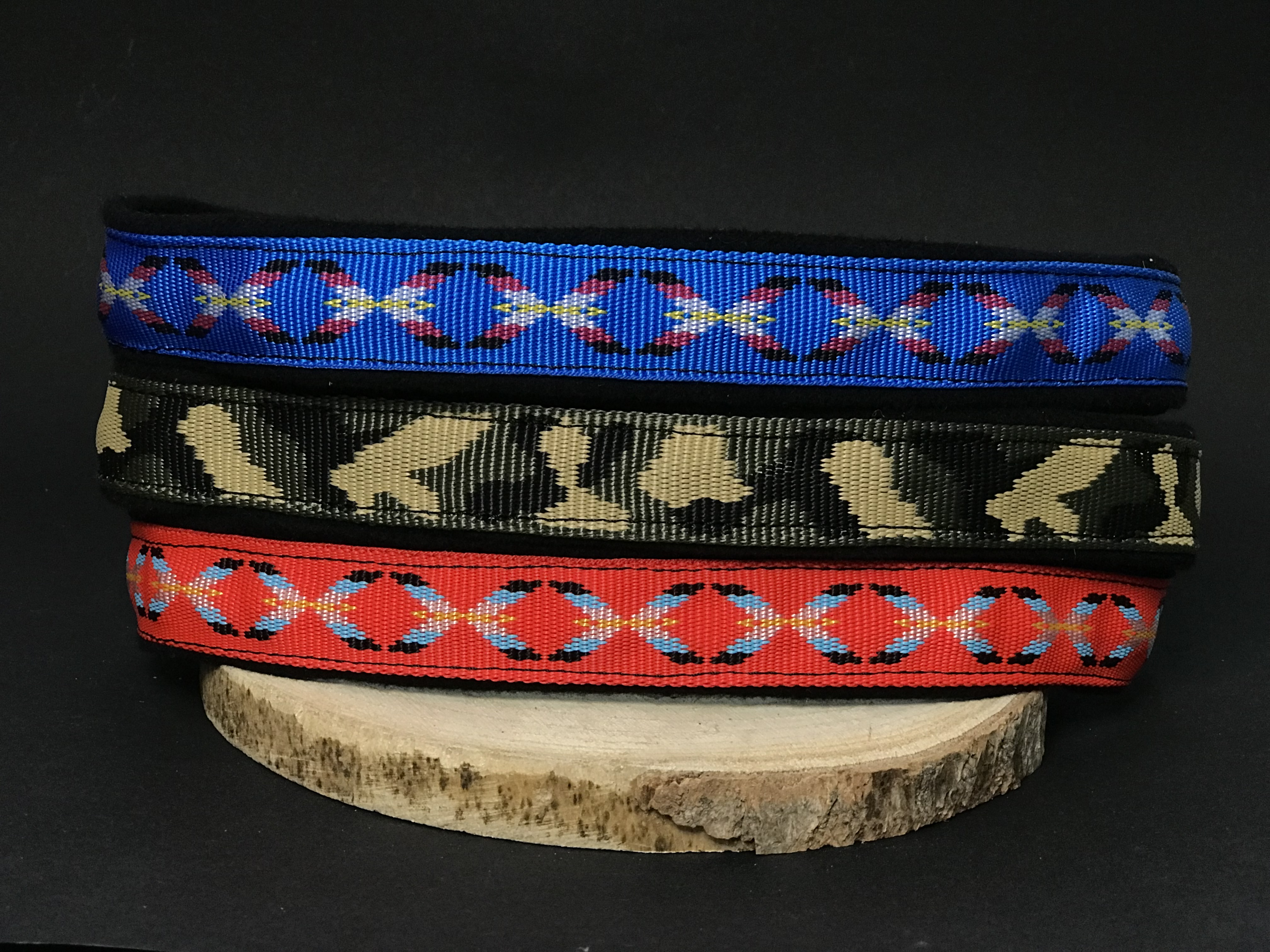 Palkar podšitý obojok z popruhu pre psov 65 cm x 25 mm maskáčová