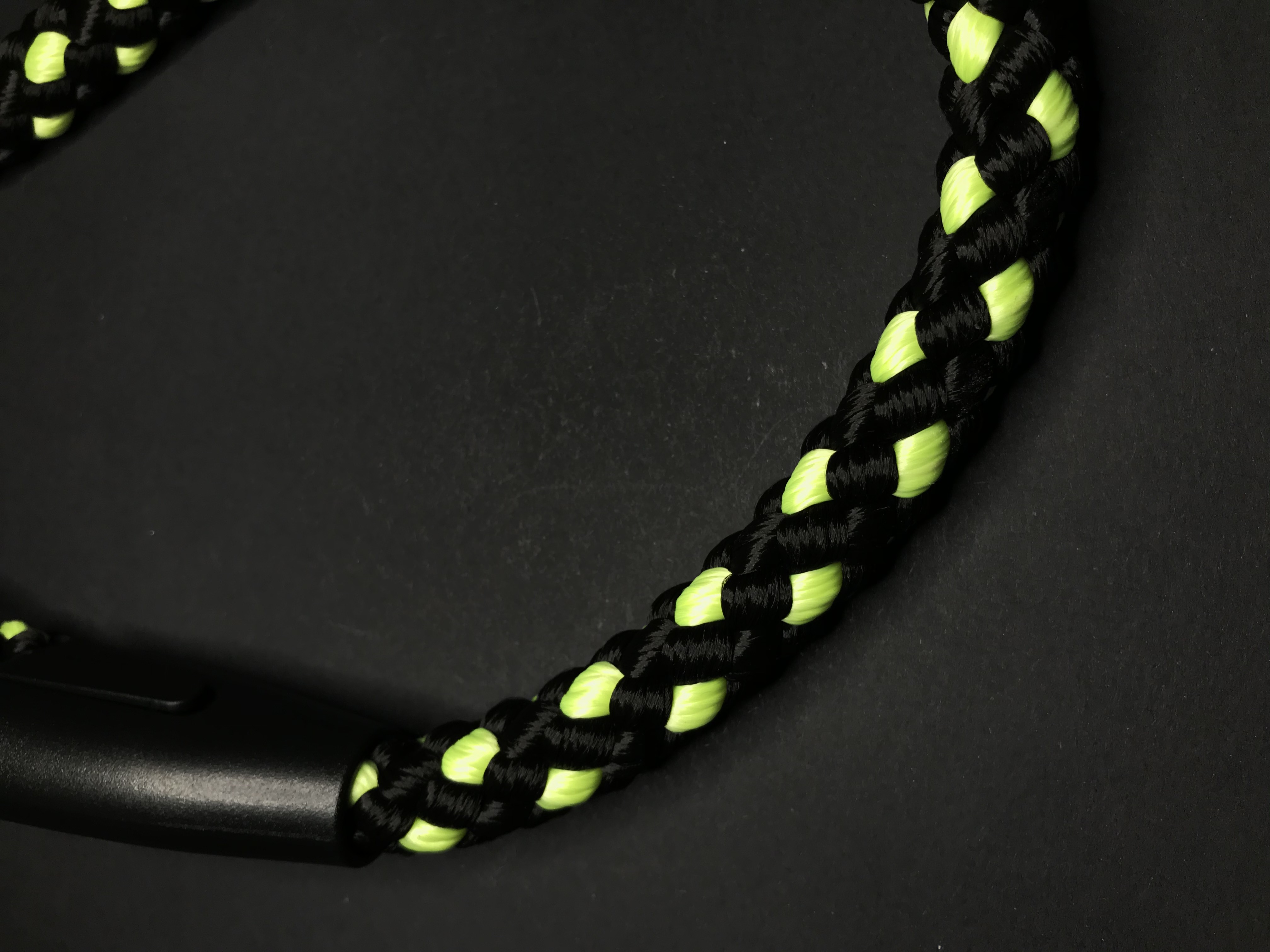 Palkar vodítko ucho pre psov 55 cm x 14 mm čierno-fosforová