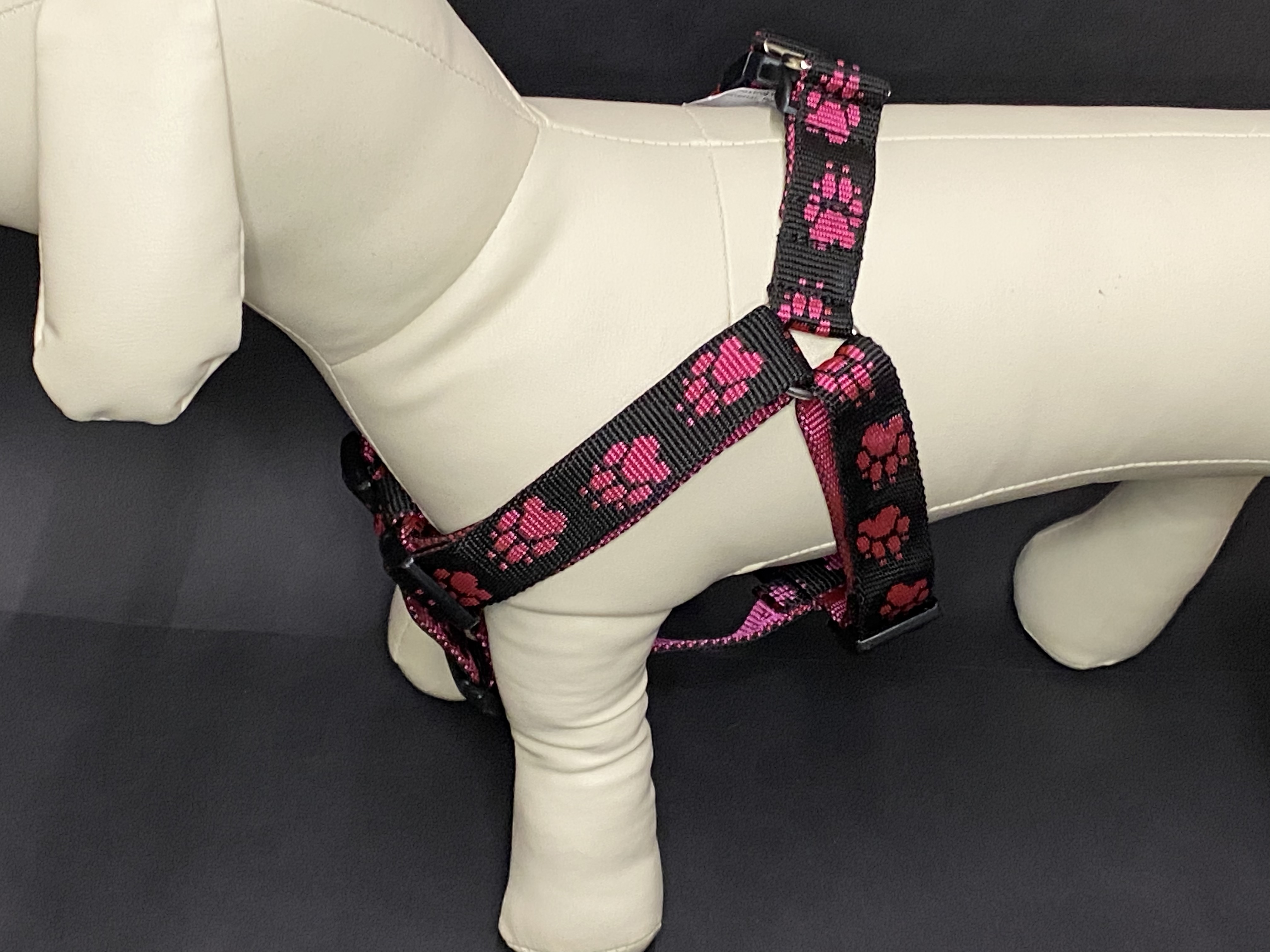 Palkar motýlik postroj pre psov 50 cm - 66 cm veľ. 3 čierno-ružová s labkami