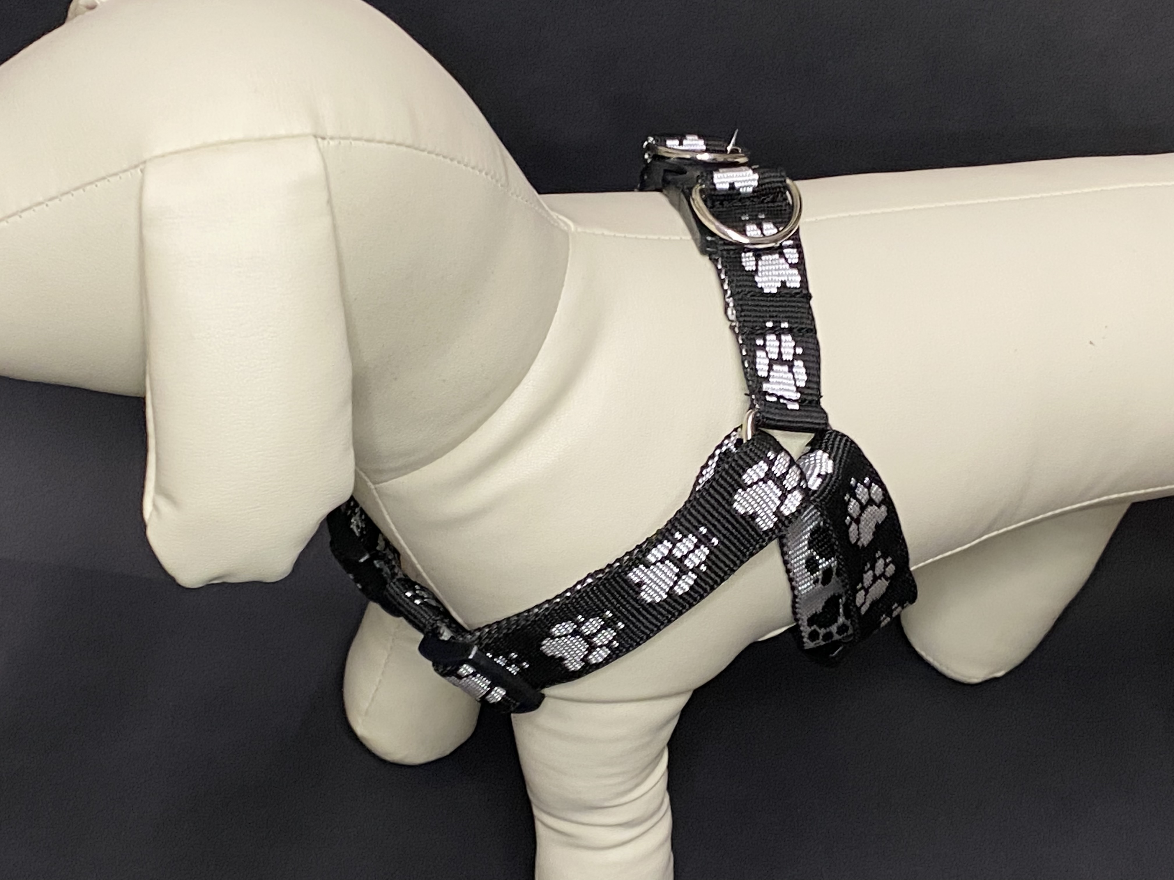 Palkar motýlik postroj pre psov 48 cm - 72 cm veľ. 4 čierno-biela s labkami