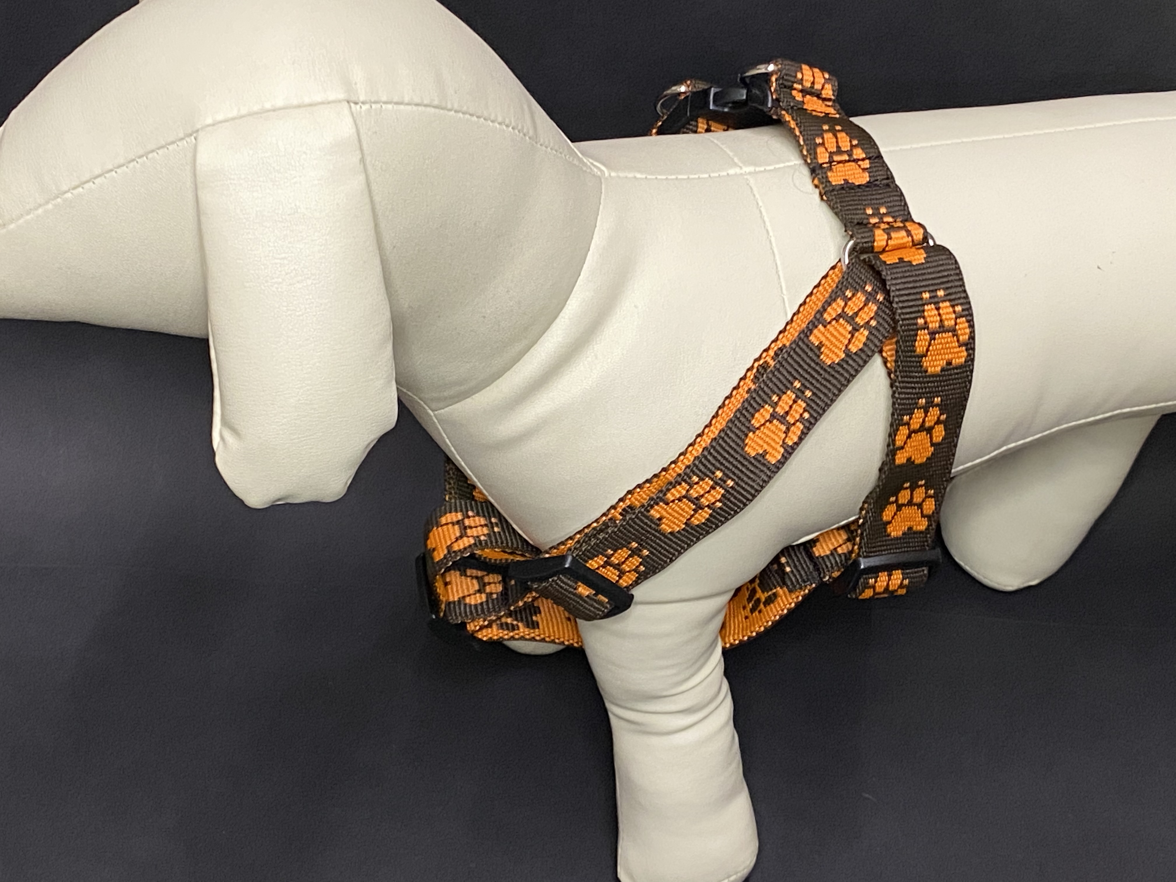 Palkar motýlik postroj pre psov 58 cm - 87 cm veľ. 5 čierno-oranžová s labkami