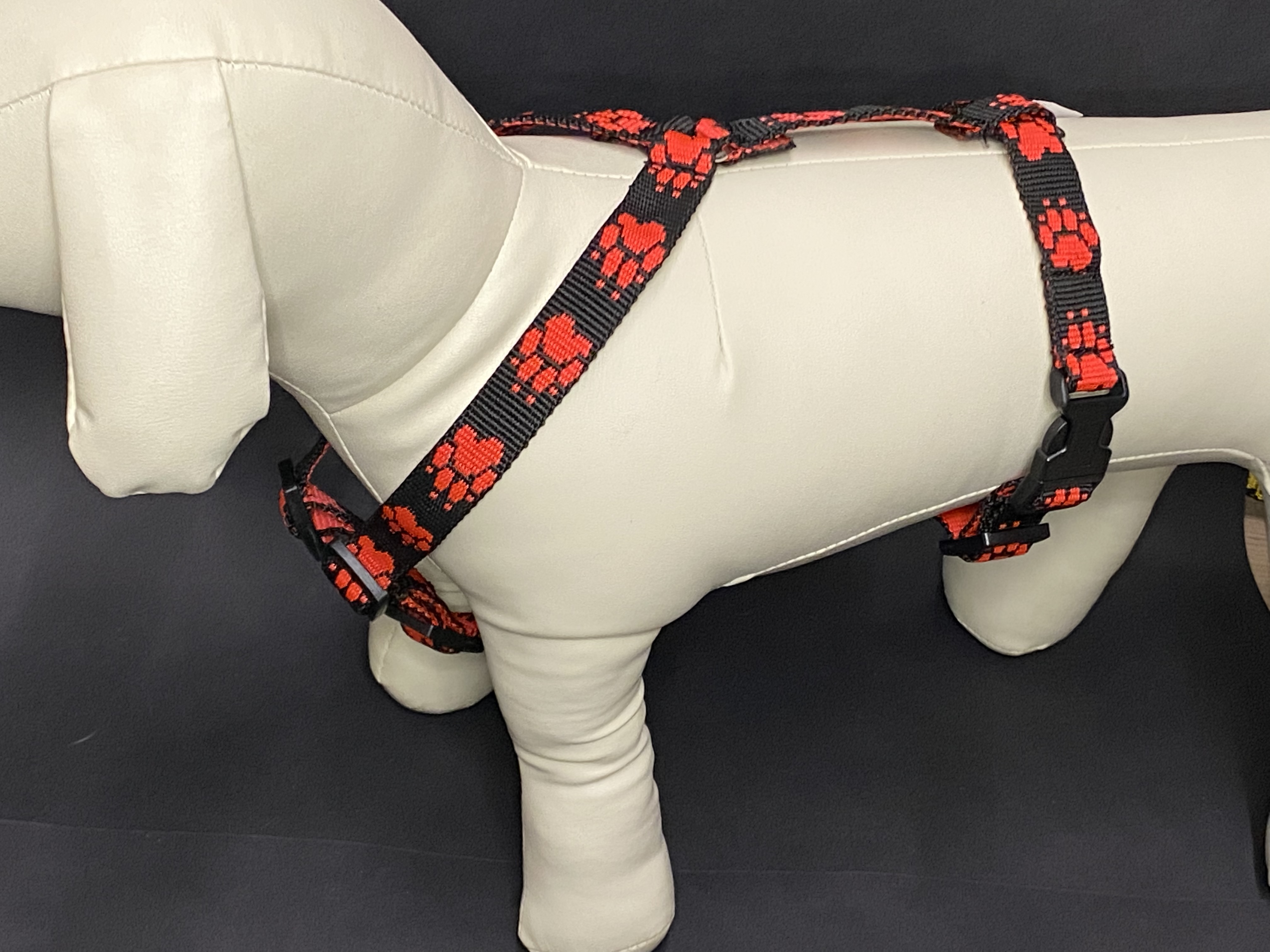 Palkar klasický postroj pre psov 28 cm - 45 cm veľ. 2 čierno-červená s labkami