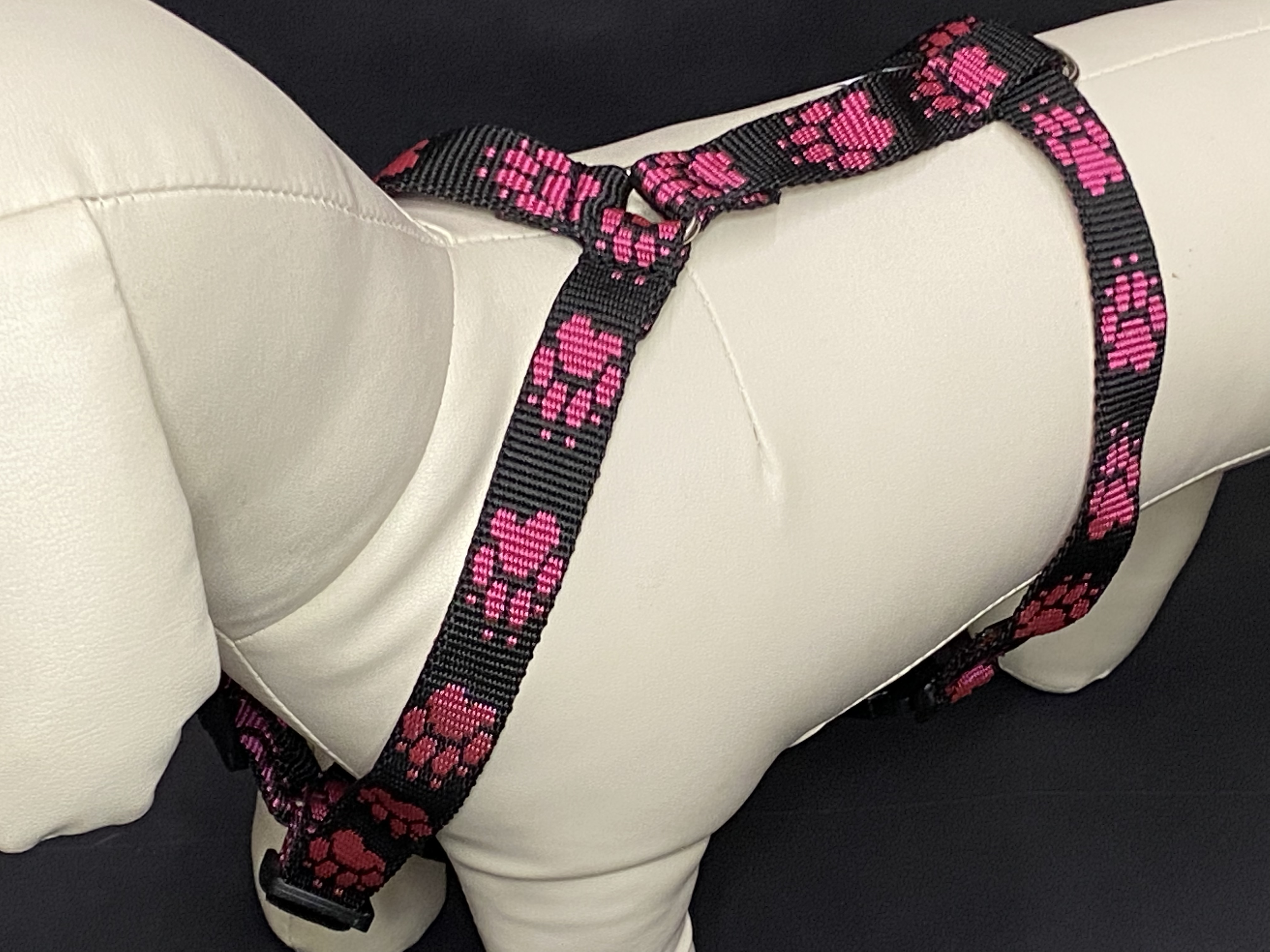 Palkar klasický postroj pre psov 36 cm - 60 cm veľ. 3 čierno-ružová s labkami