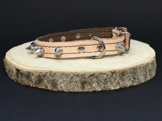 Palkar obojok z kože hladenice pre psov zdobený hrotmi 35 cm x 14 mm prírodný